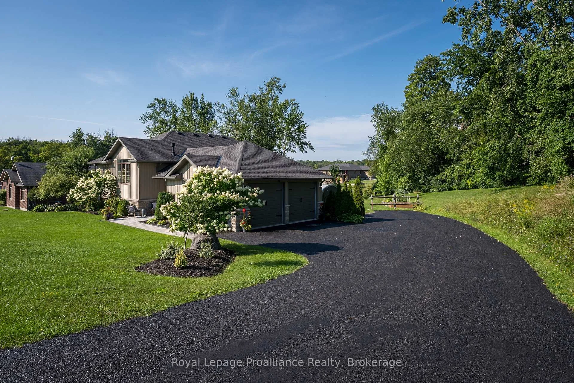 Photo 50 of 47 Windwhisper Drive, Belleville, Belleville Ward — HOMEH