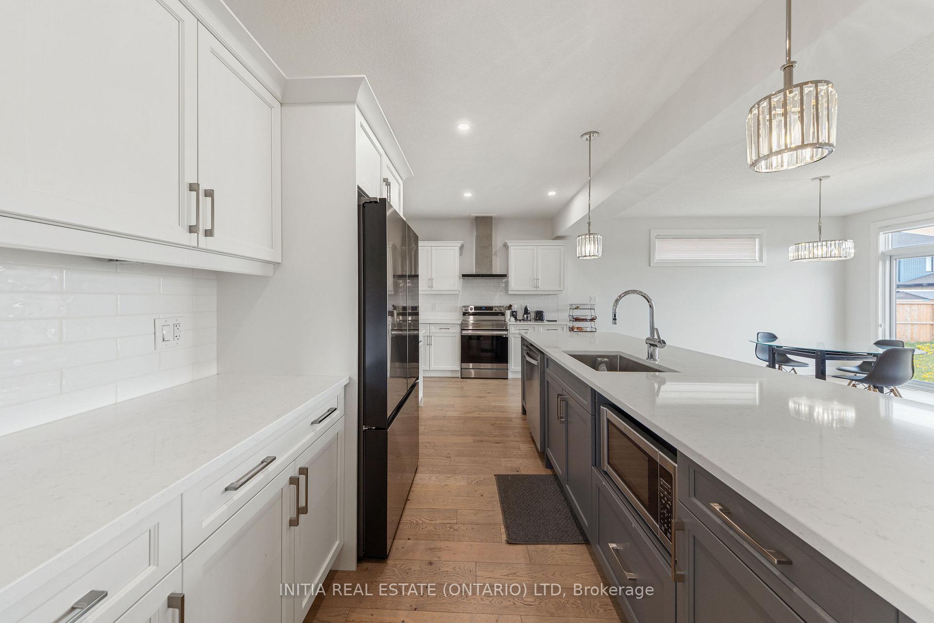 Photo 6 of 608 Sweetbay Crescent, Sarnia — HOMEH