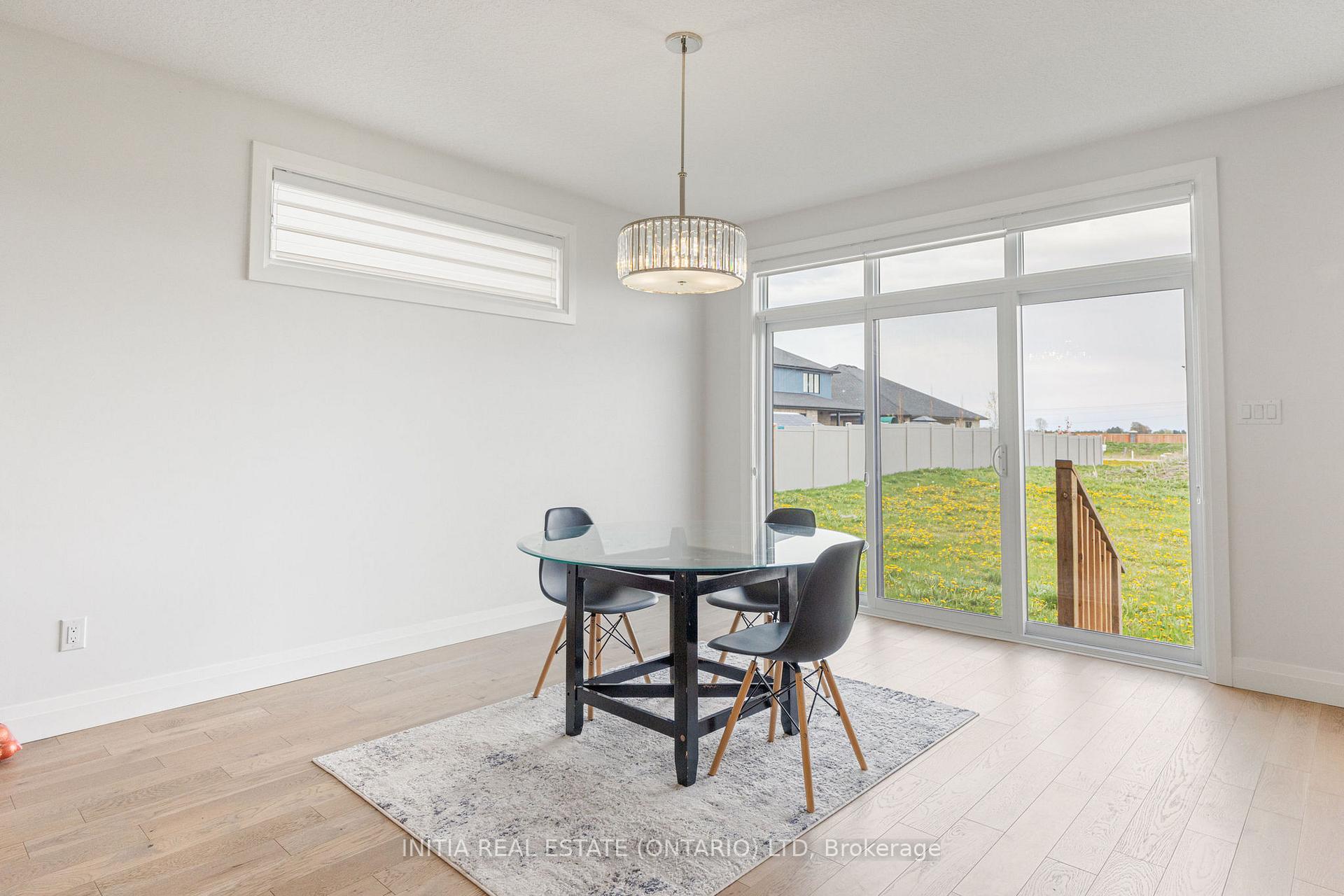 Photo 10 of 608 Sweetbay Crescent, Sarnia — HOMEH