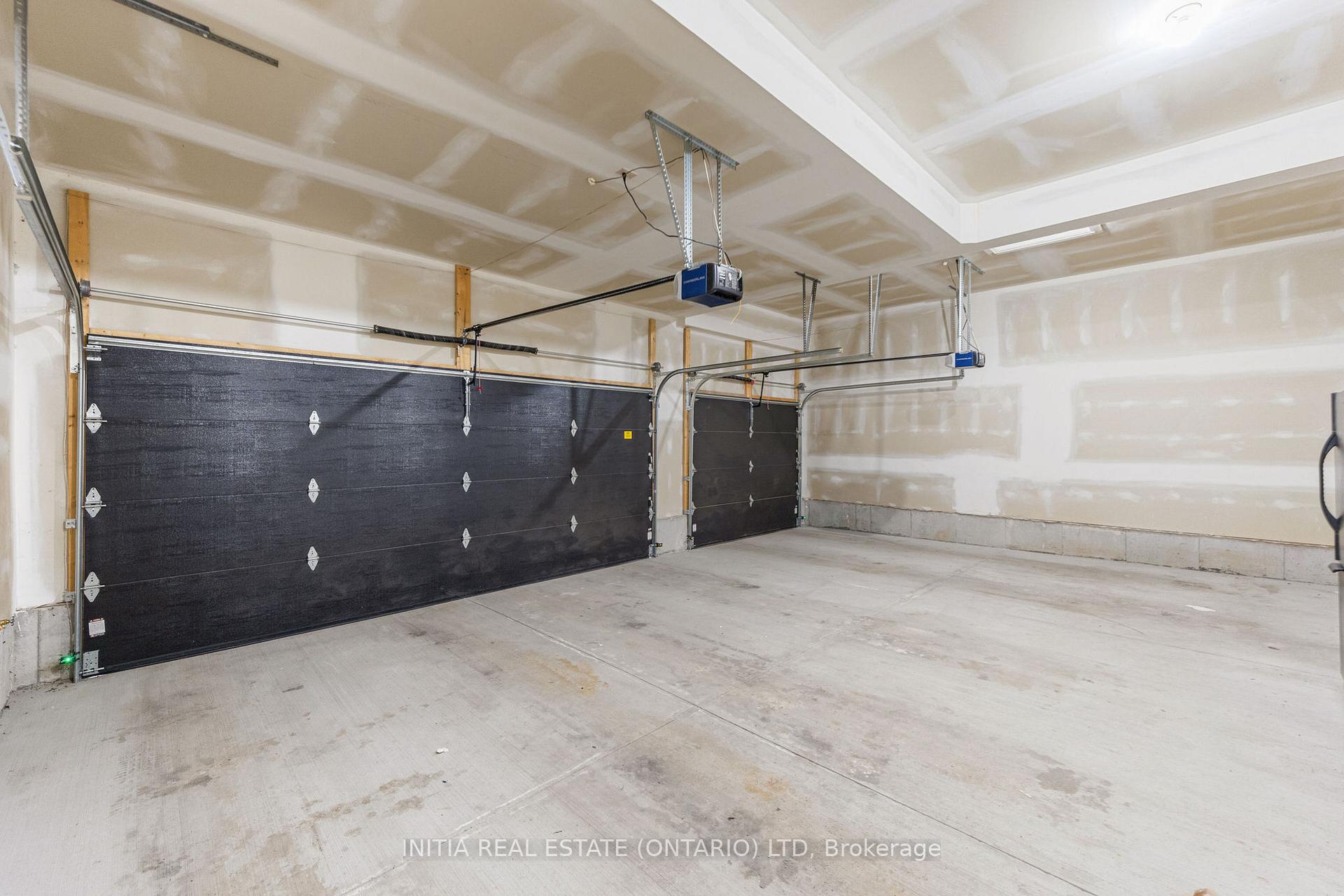 Photo 40 of 608 Sweetbay Crescent, Sarnia — HOMEH