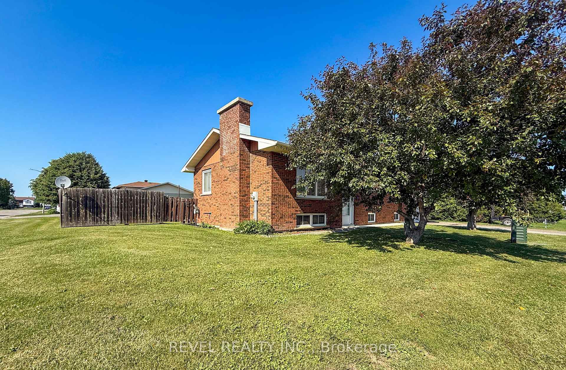 Photo 3 of 1330 Chenier Avenue, Timmins, MTJ - Main Area — HOMEH