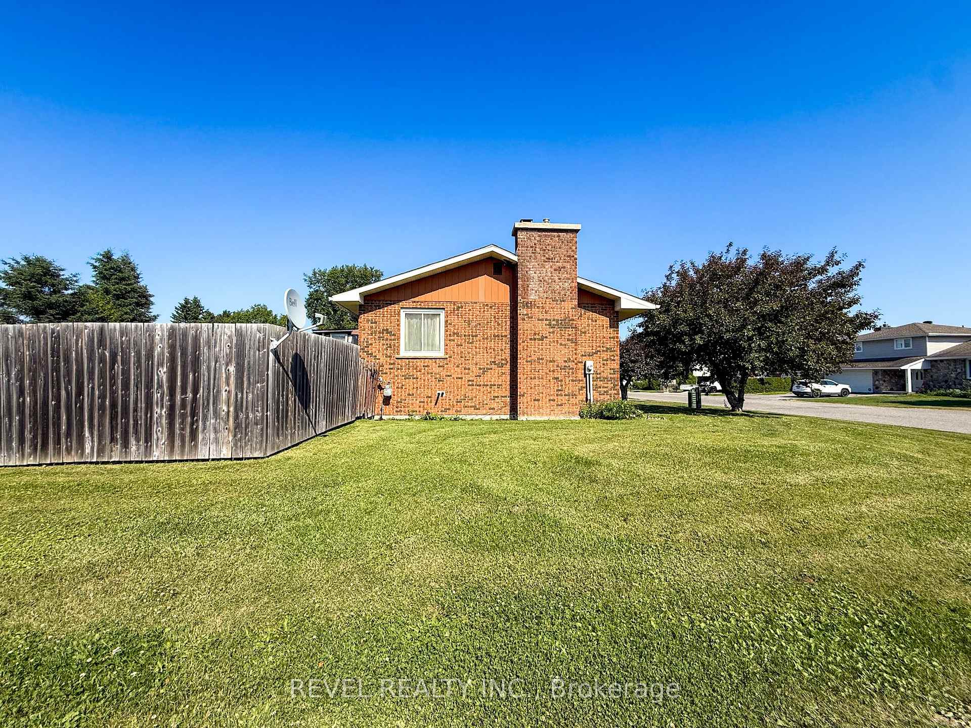 Photo 4 of 1330 Chenier Avenue, Timmins, MTJ - Main Area — HOMEH