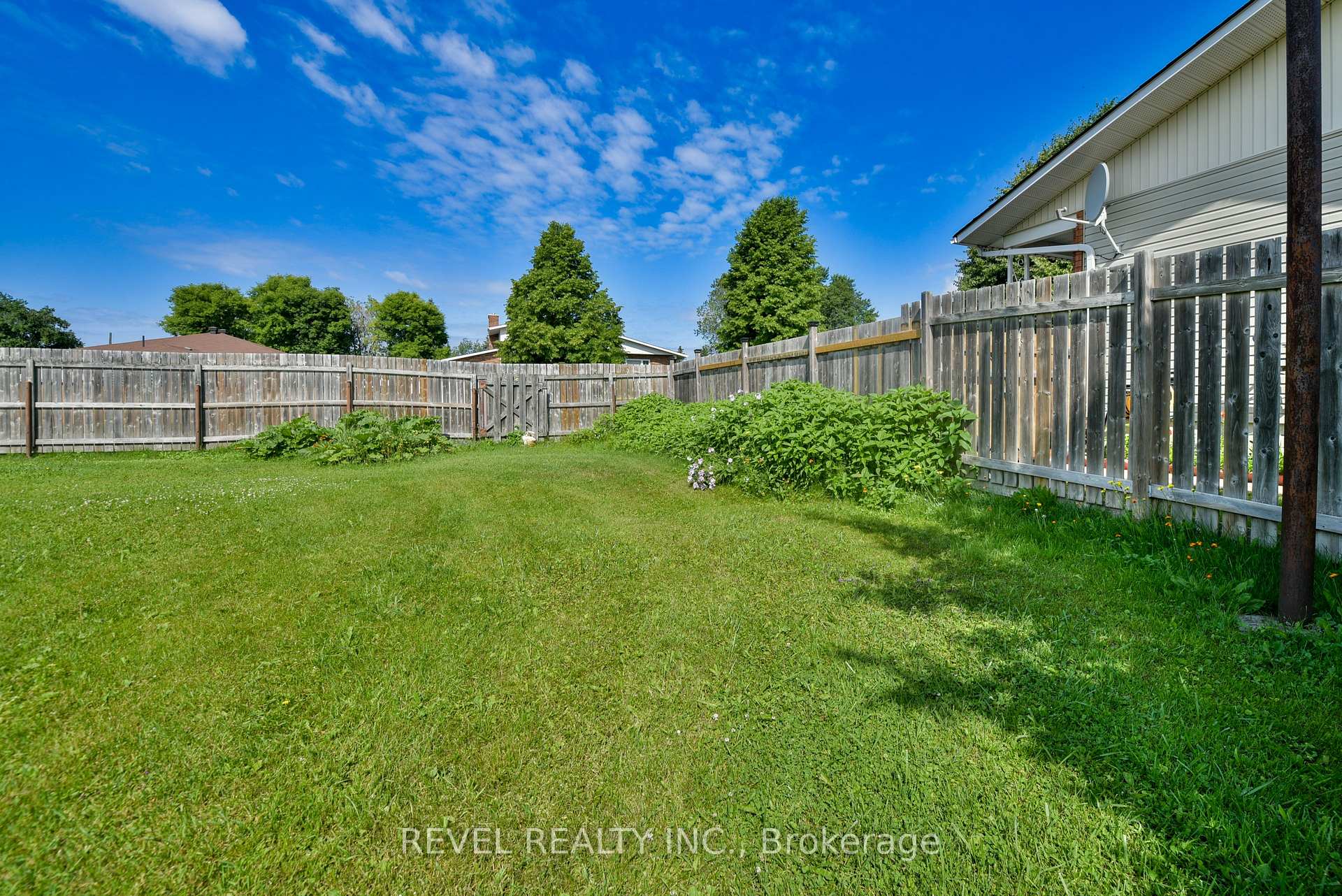 Photo 7 of 1330 Chenier Avenue, Timmins, MTJ - Main Area — HOMEH