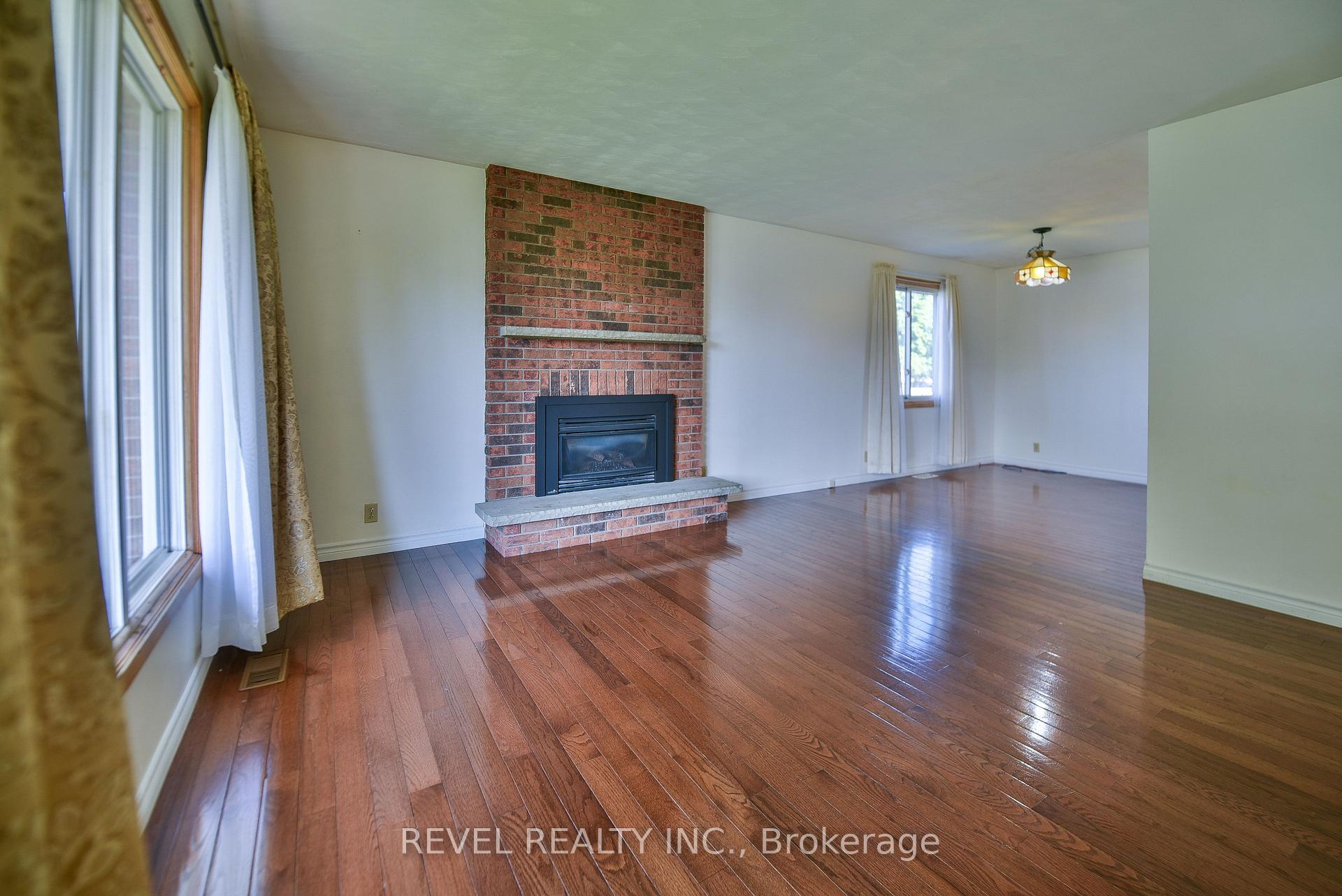 Photo 11 of 1330 Chenier Avenue, Timmins, MTJ - Main Area — HOMEH