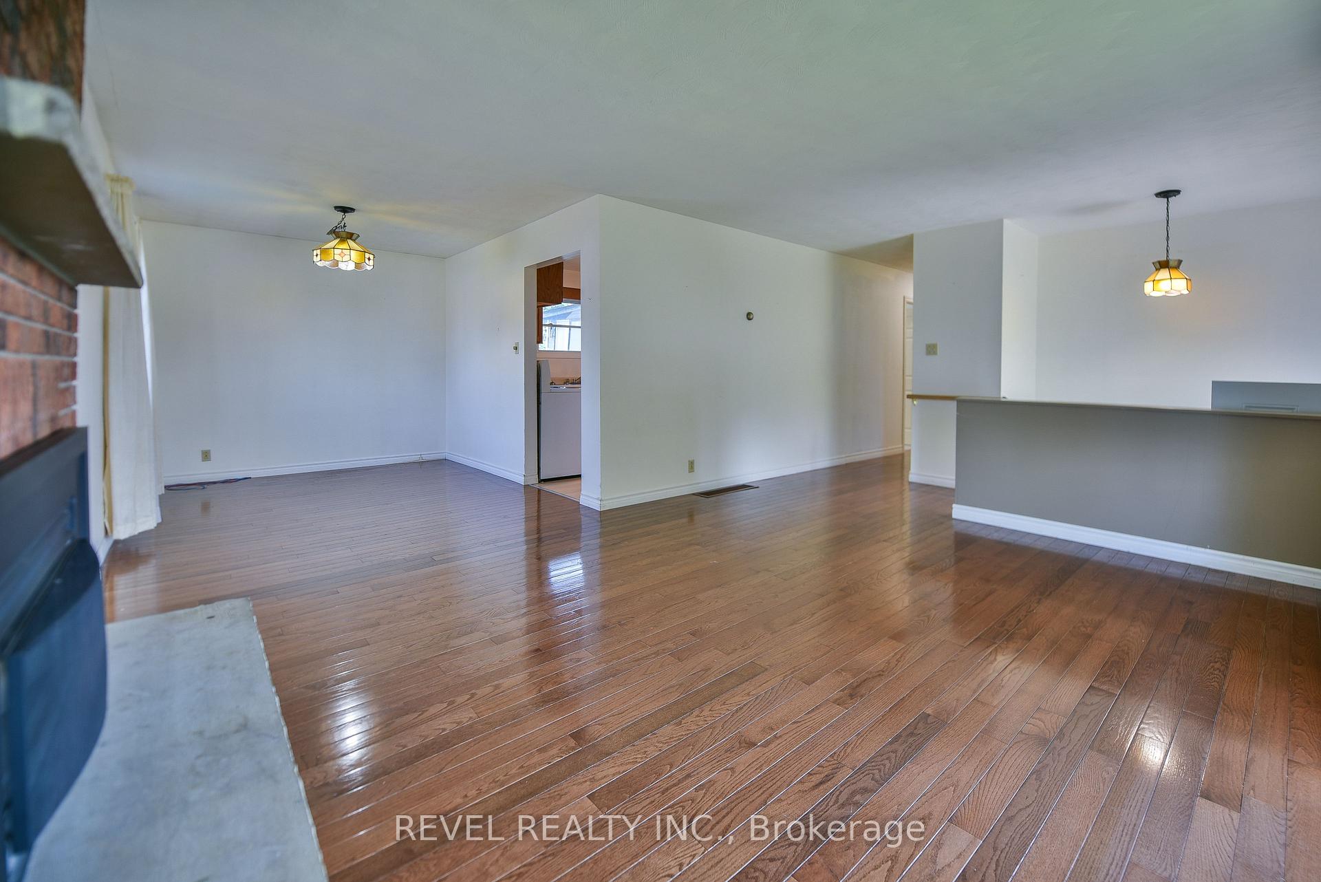 Photo 12 of 1330 Chenier Avenue, Timmins, MTJ - Main Area — HOMEH