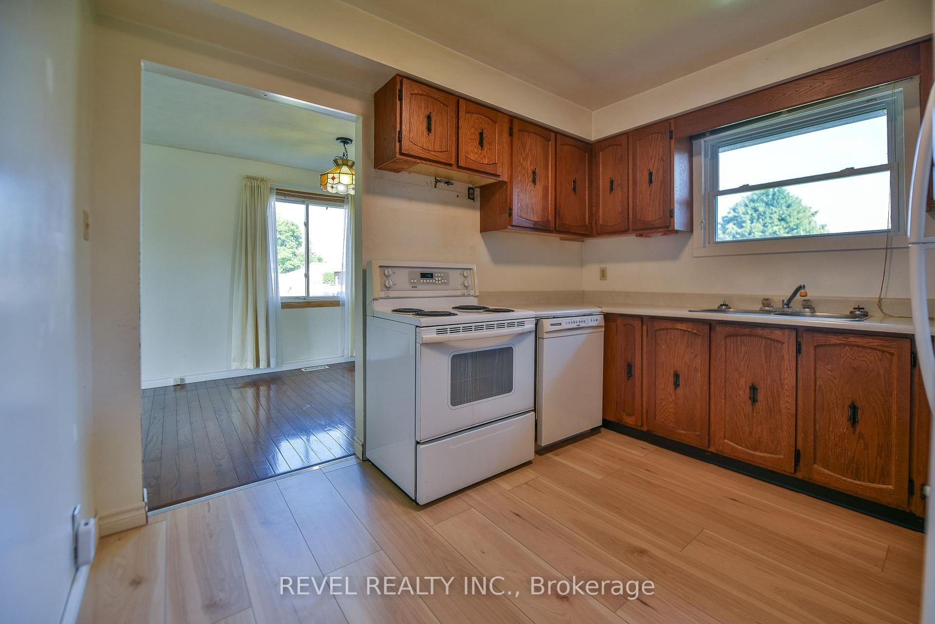 Photo 14 of 1330 Chenier Avenue, Timmins, MTJ - Main Area — HOMEH