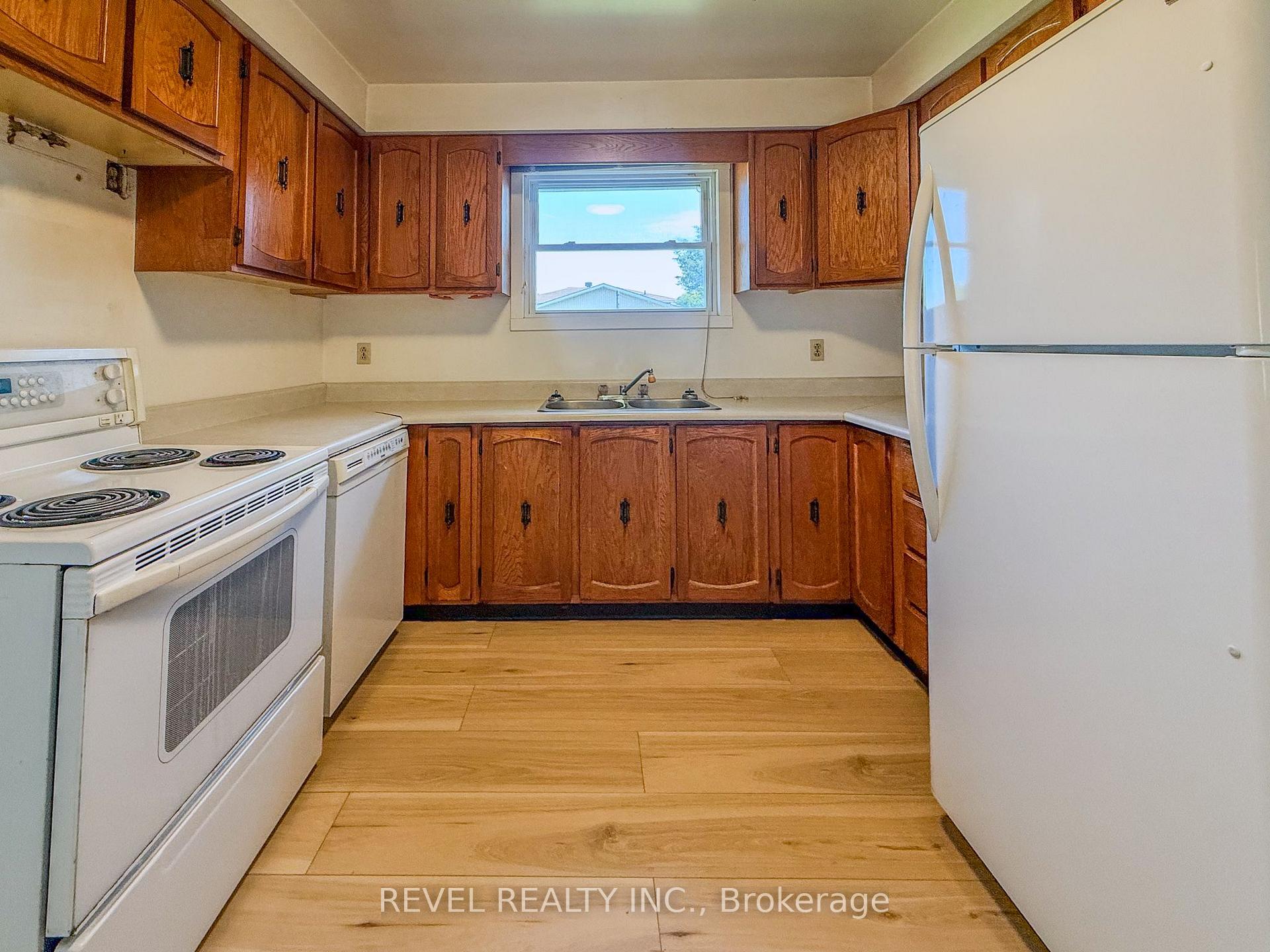 Photo 15 of 1330 Chenier Avenue, Timmins, MTJ - Main Area — HOMEH