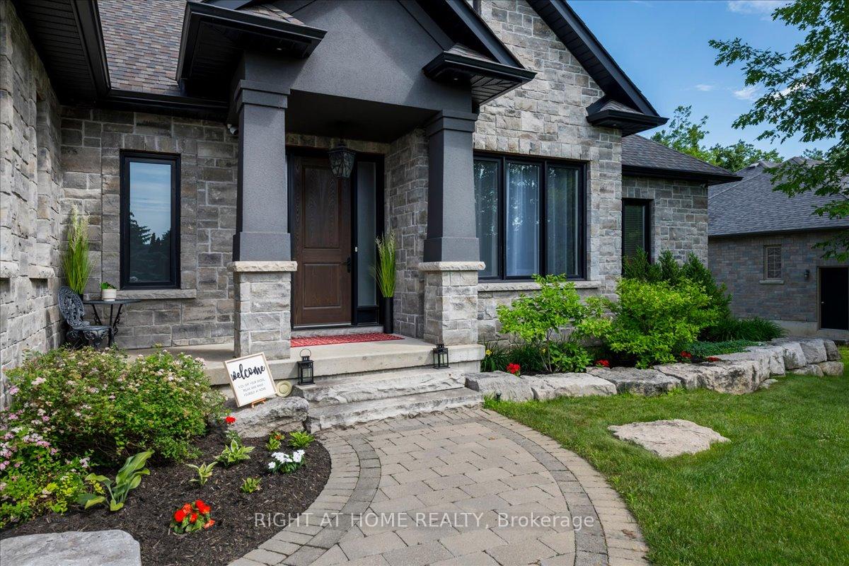 Photo 2 of 8 Lloyd Cook Drive W, Springwater, Snow Valley — HOMEH