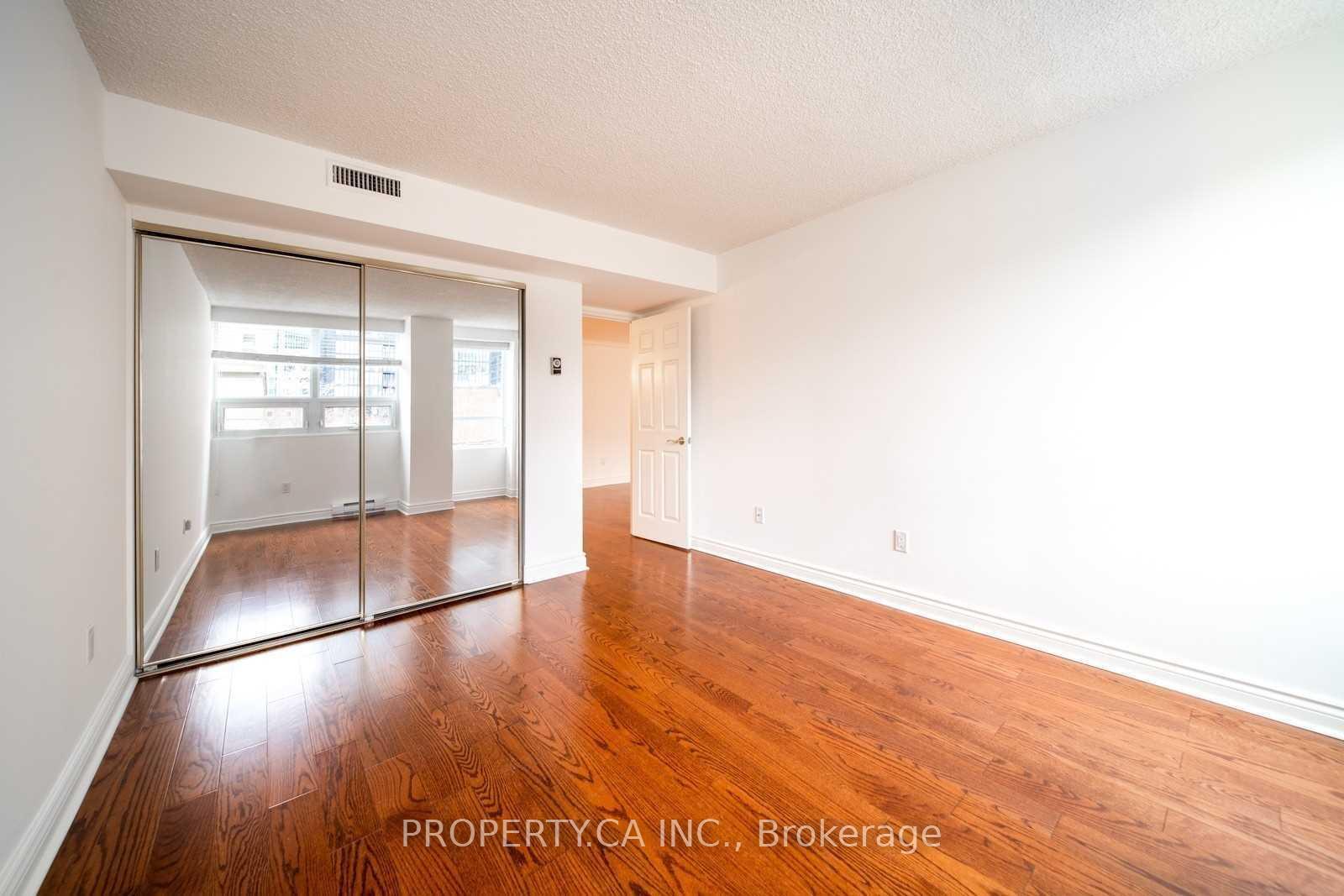 Photo 14 of Unit 402, 71 Charles Street E, Toronto, Church-Yonge Corridor — HOMEH