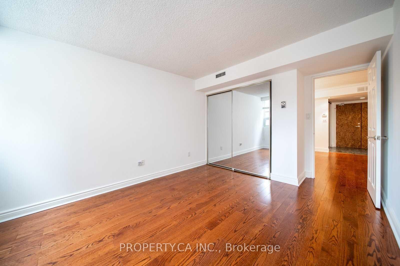 Photo 17 of Unit 402, 71 Charles Street E, Toronto, Church-Yonge Corridor — HOMEH