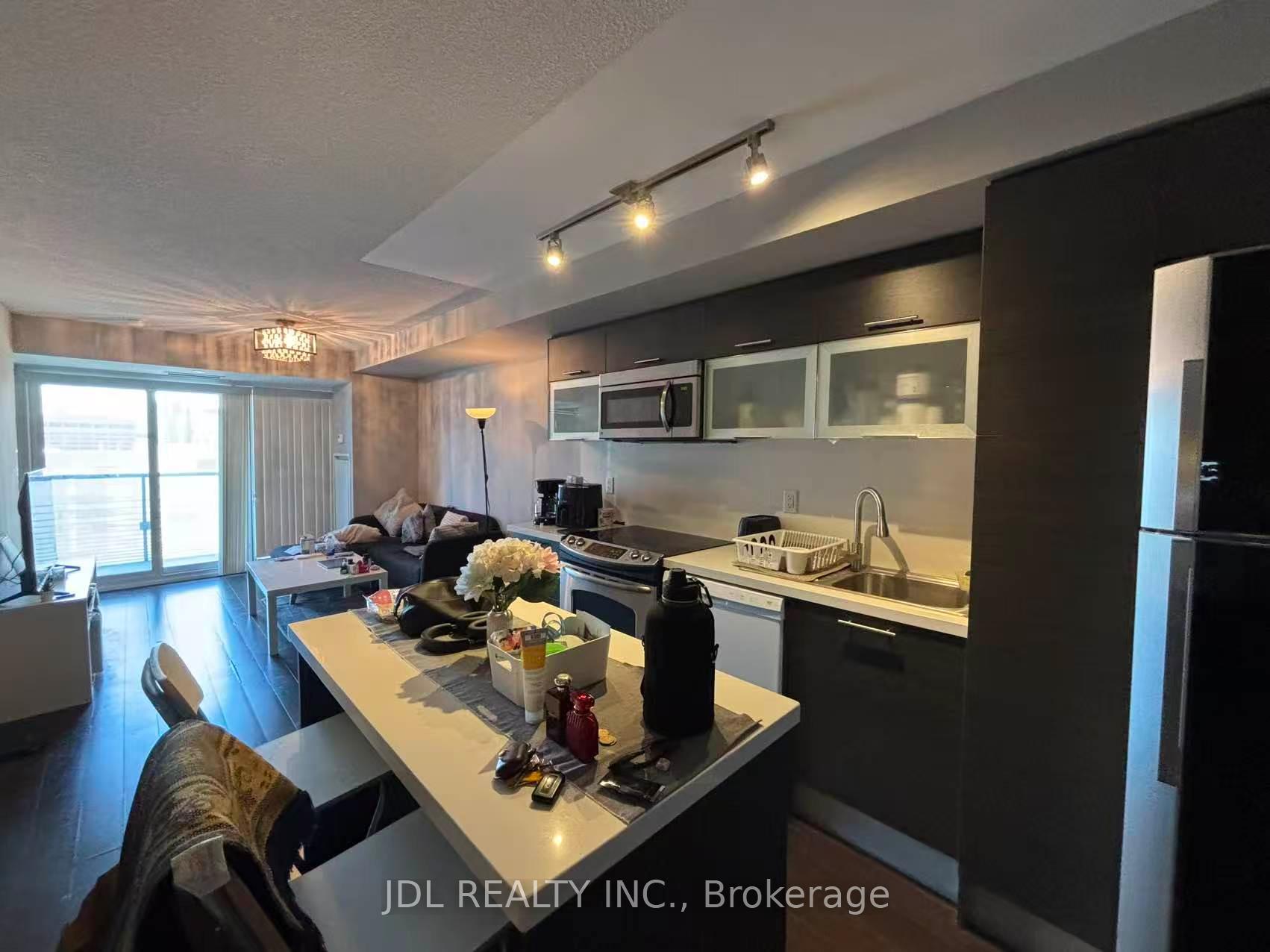 Photo 5 of Unit 1813, 386 Yonge Street, Toronto, Bay Street Corridor — HOMEH