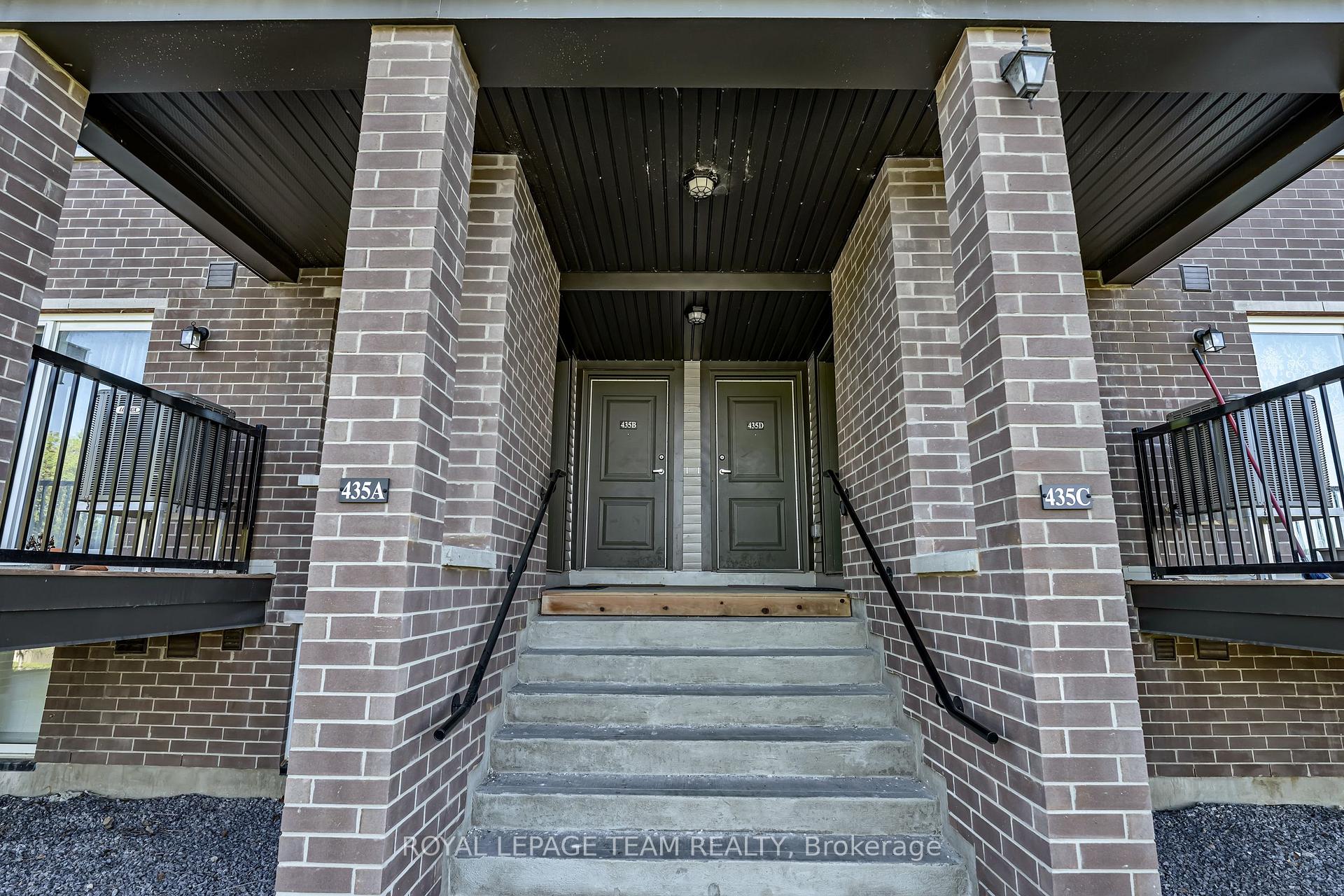 Photo 3 of Unit D, 435 Eldorado Private, Ottawa, Kanata - Morgan's Grant/South March — HOMEH