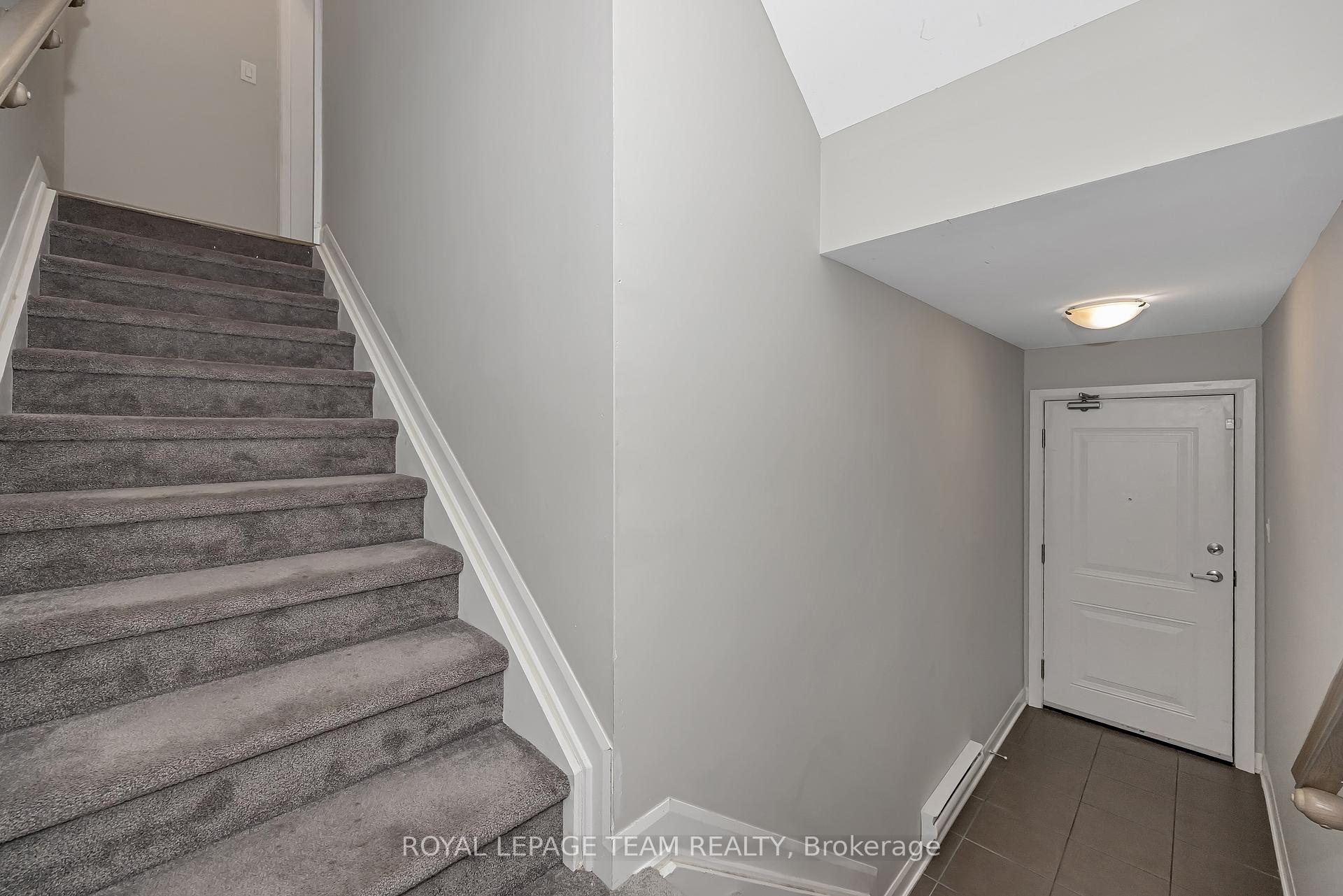 Photo 5 of Unit D, 435 Eldorado Private, Ottawa, Kanata - Morgan's Grant/South March — HOMEH