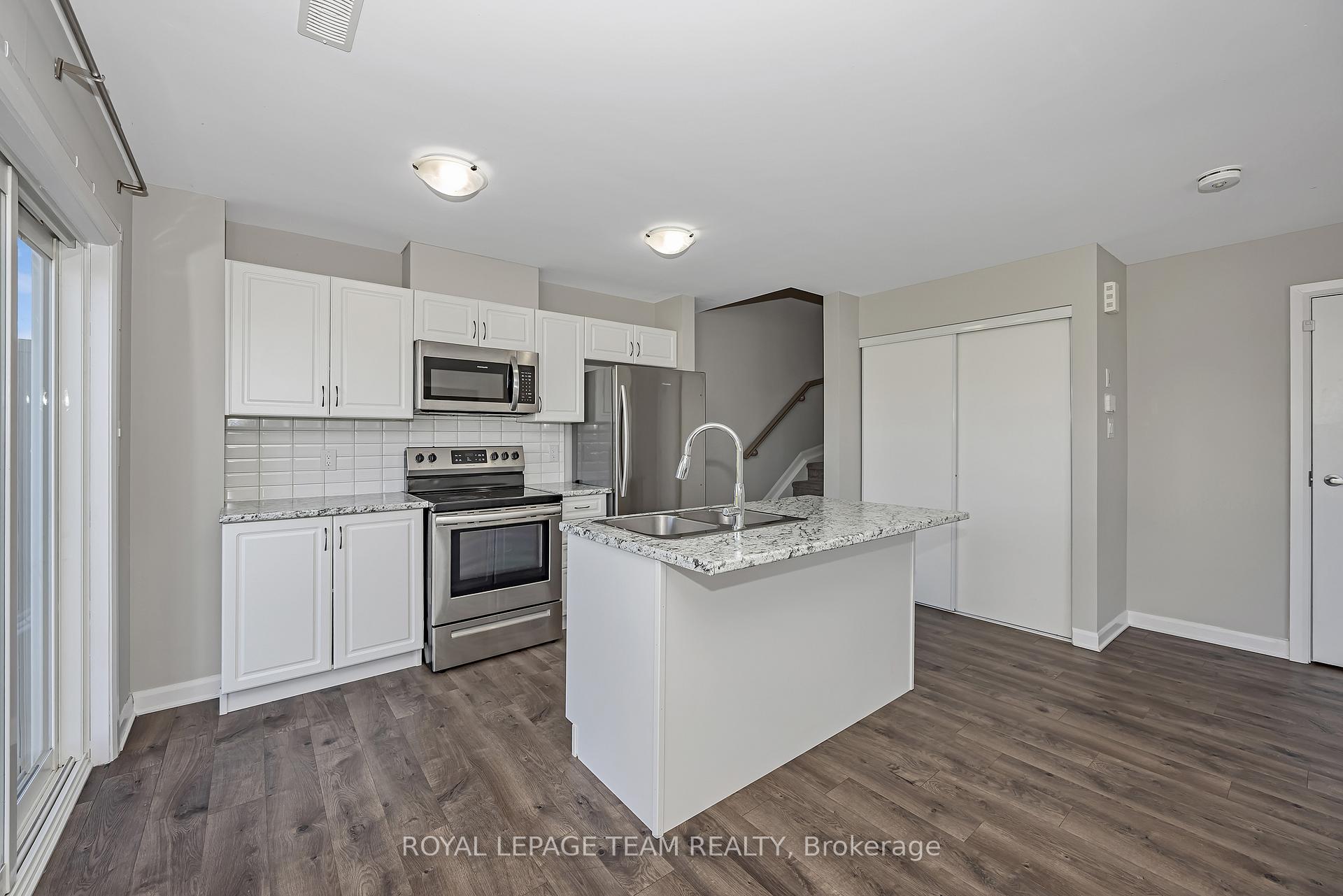 Photo 6 of Unit D, 435 Eldorado Private, Ottawa, Kanata - Morgan's Grant/South March — HOMEH