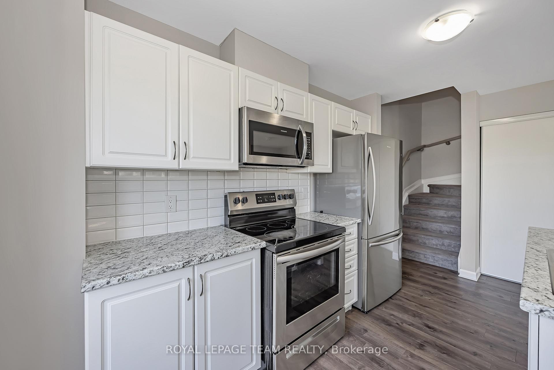 Photo 7 of Unit D, 435 Eldorado Private, Ottawa, Kanata - Morgan's Grant/South March — HOMEH