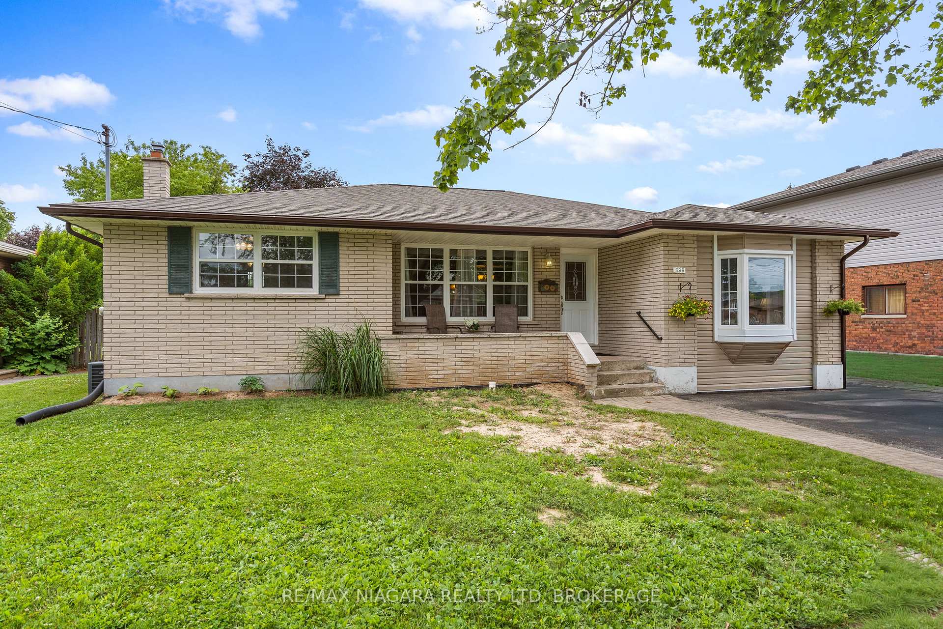 Photo 1 of 696 Clare Avenue, Welland, N. Welland — HOMEH