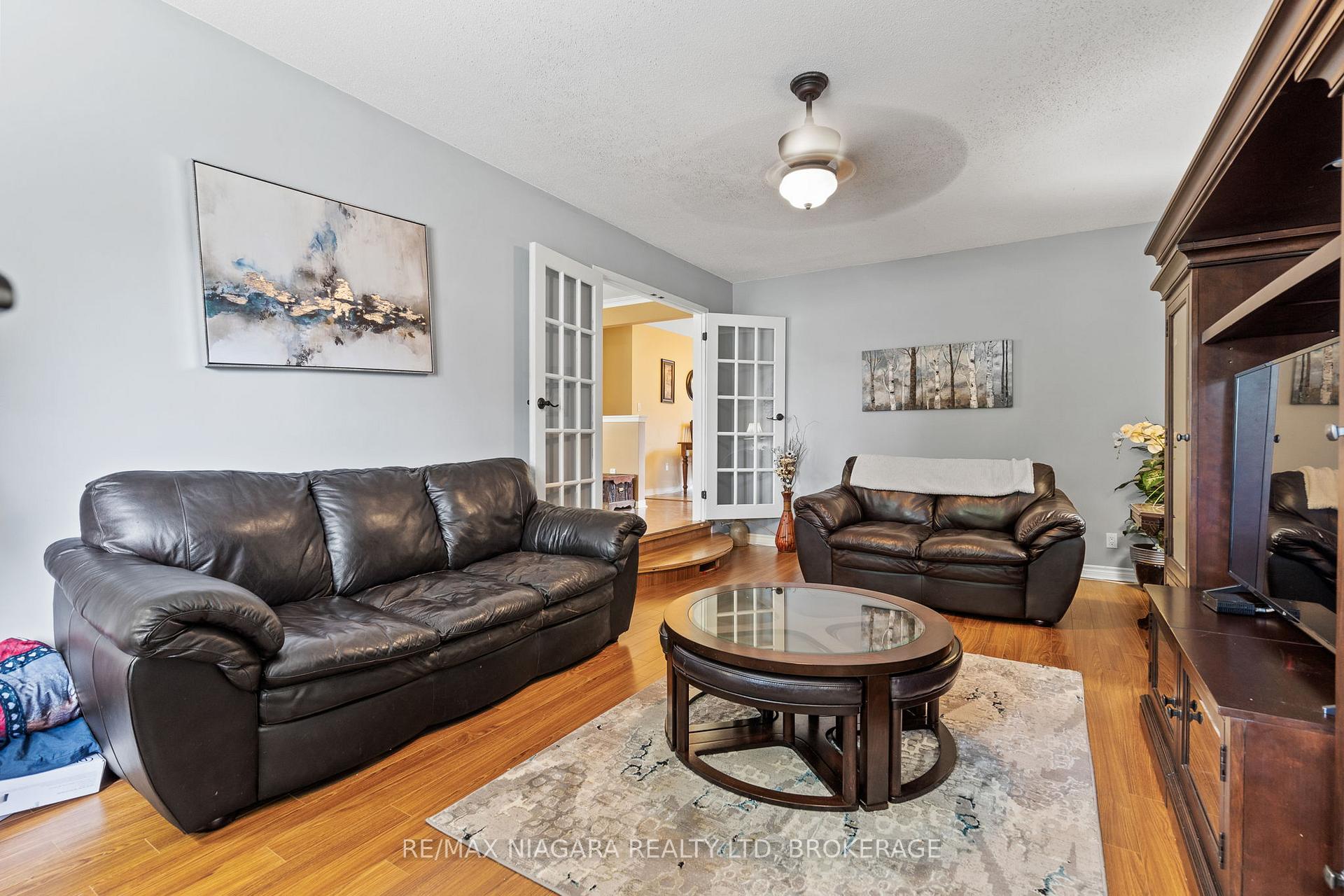 Photo 4 of 696 Clare Avenue, Welland, N. Welland — HOMEH