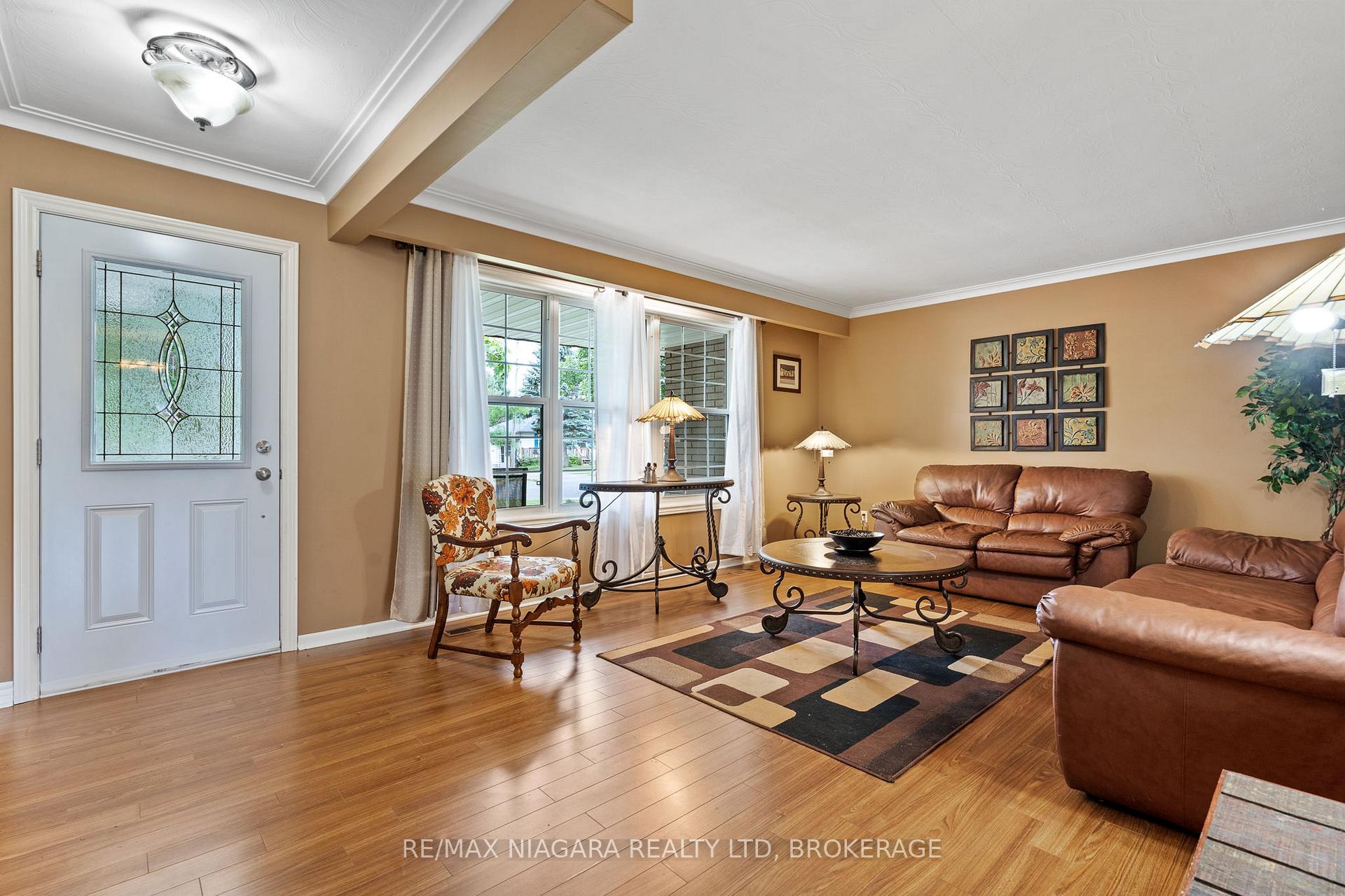 Photo 5 of 696 Clare Avenue, Welland, N. Welland — HOMEH
