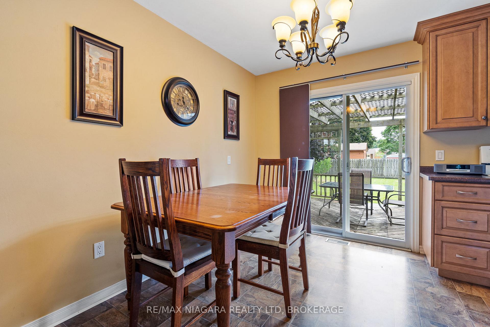 Photo 7 of 696 Clare Avenue, Welland, N. Welland — HOMEH