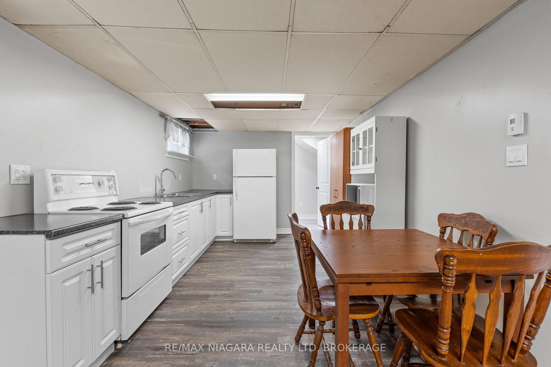 Photo 15 of 696 Clare Avenue, Welland, N. Welland — HOMEH