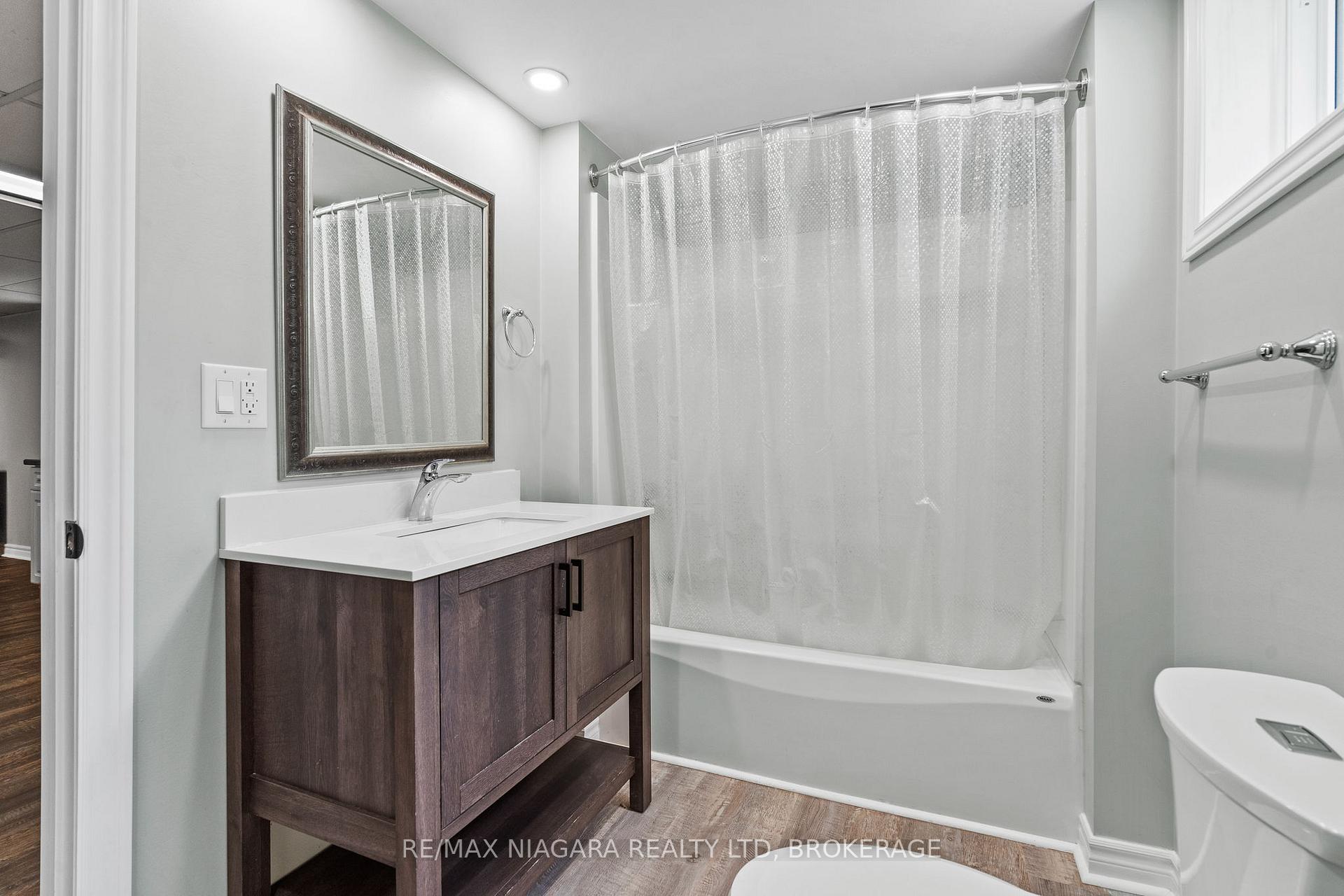 Photo 16 of 696 Clare Avenue, Welland, N. Welland — HOMEH