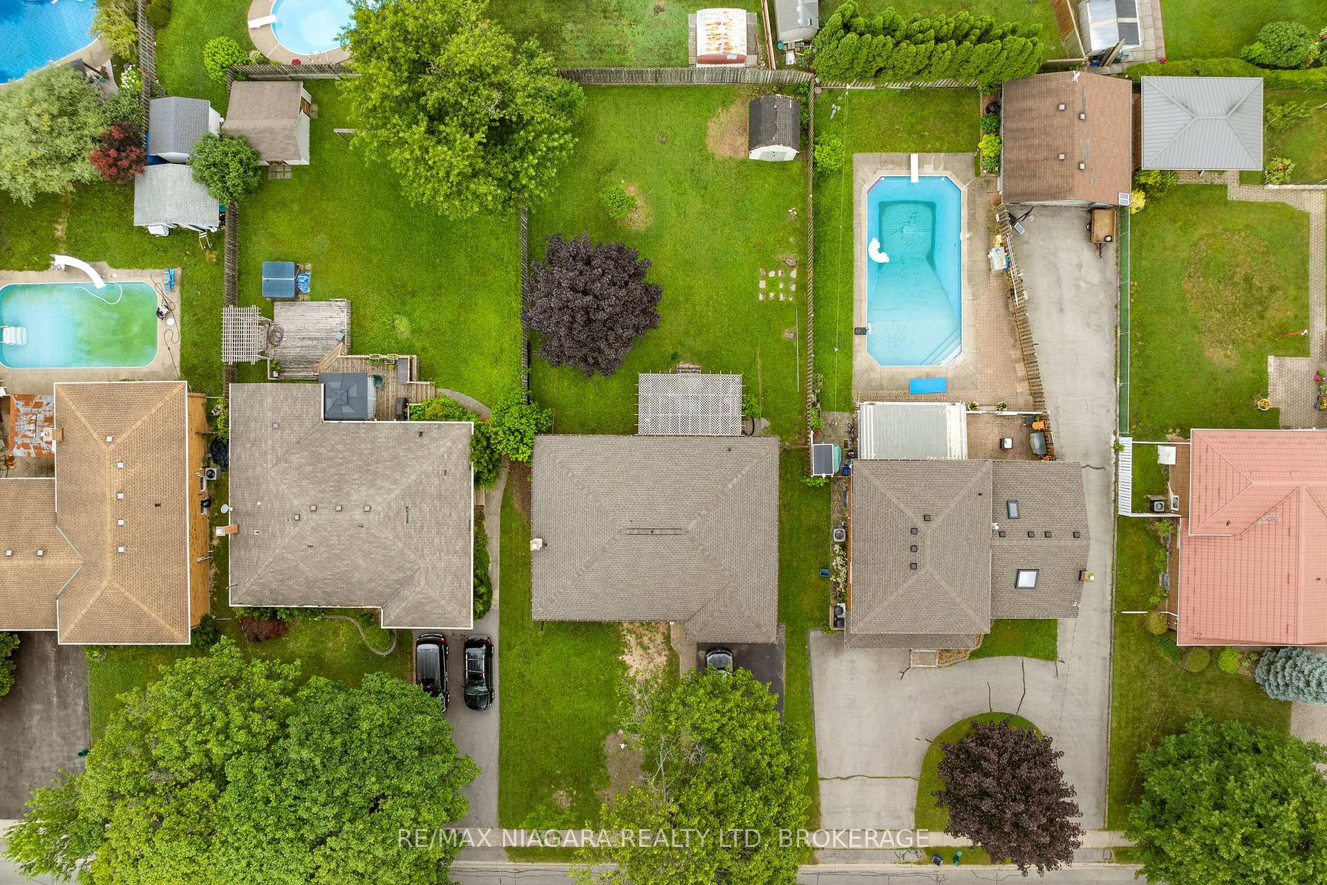 Photo 25 of 696 Clare Avenue, Welland, N. Welland — HOMEH