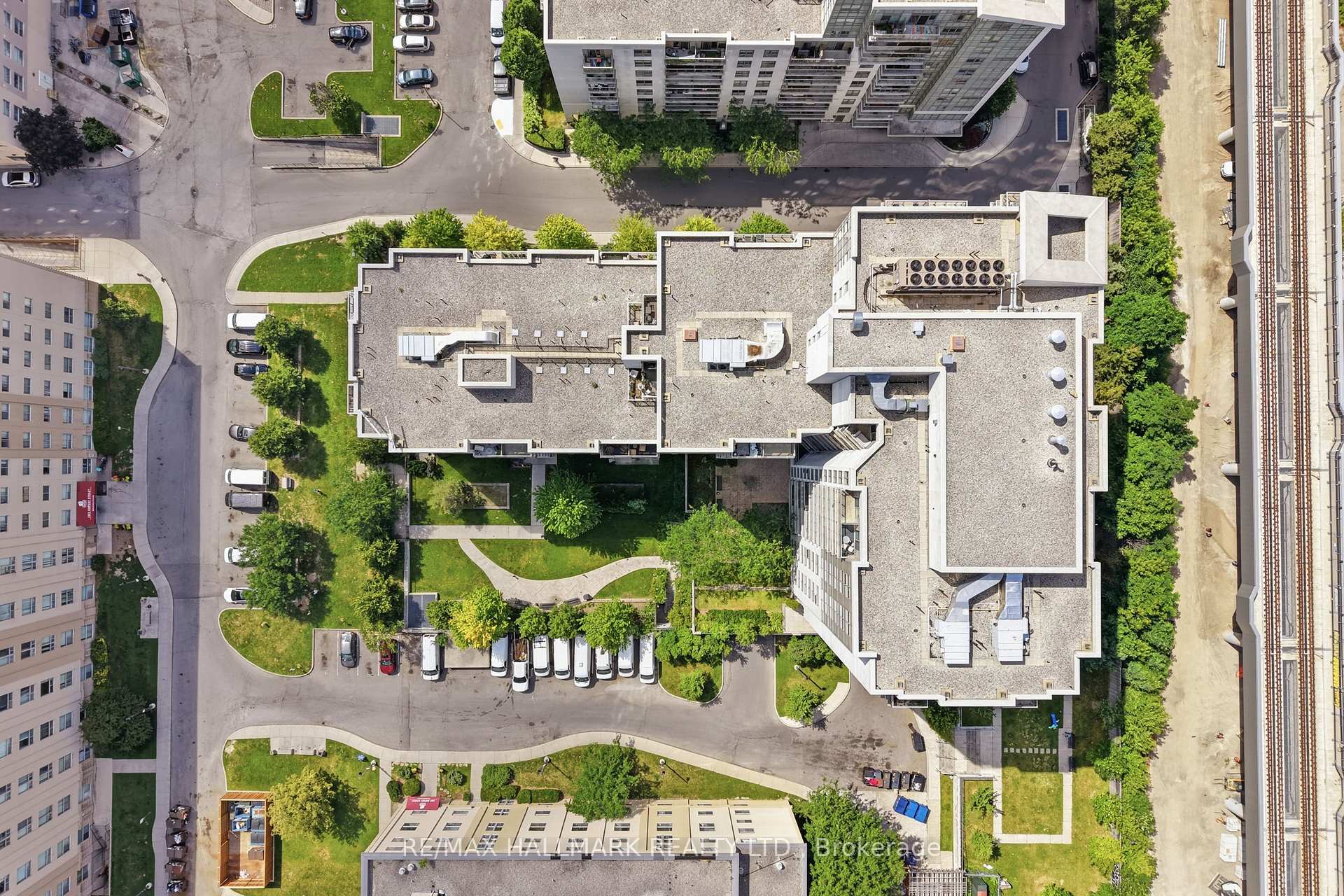 Photo 40 of Unit 118, 816 Lansdowne Avenue, Toronto, Dovercourt-Wallace Emerson-Junction — HOMEH