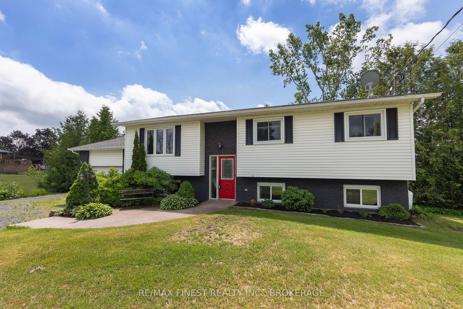 Photo 1 of 3305 Amey Road, Frontenac, Frontenac South — HOMEH
