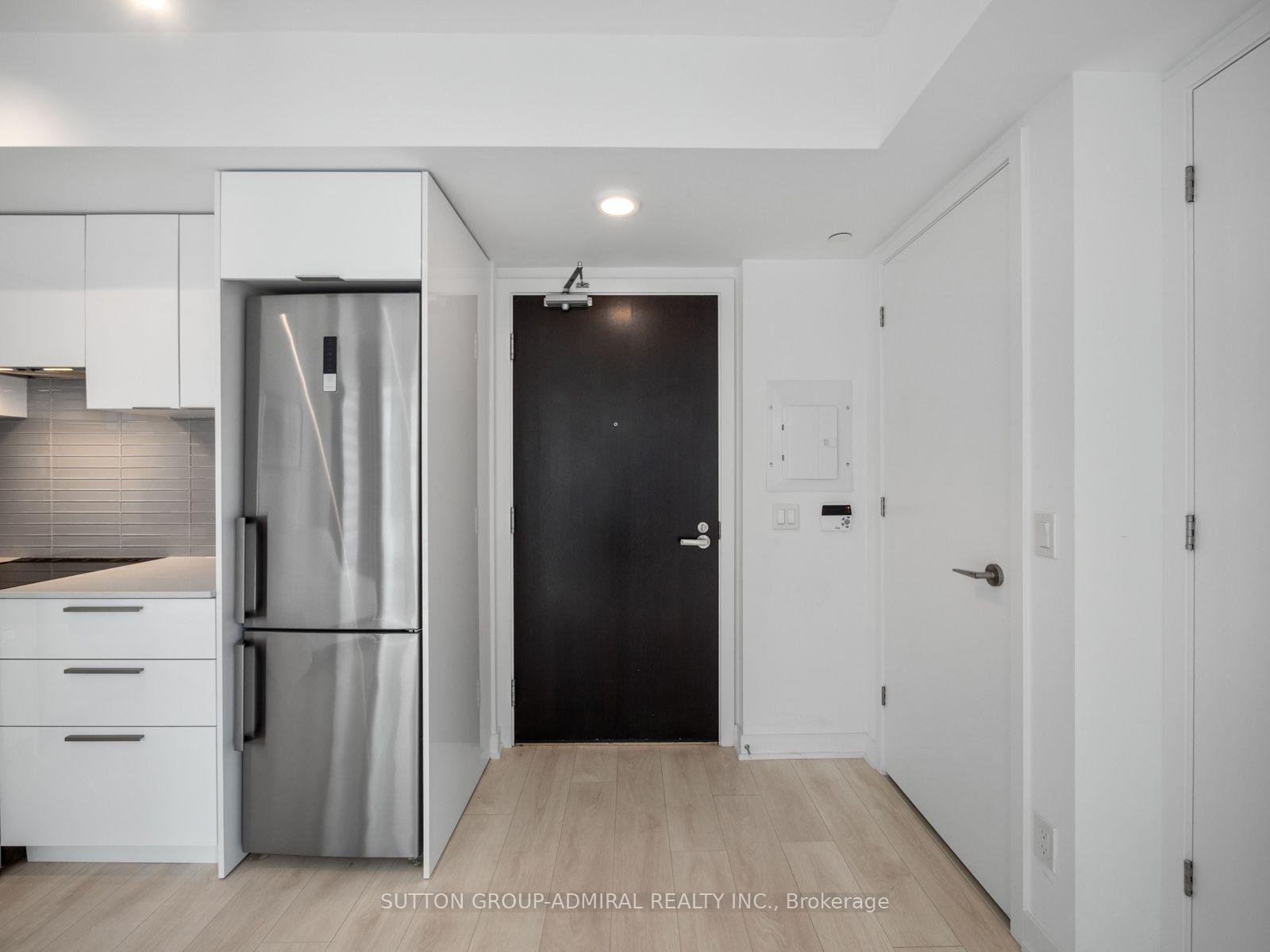 Front of Unit 1404, 18 Maitland Terrace