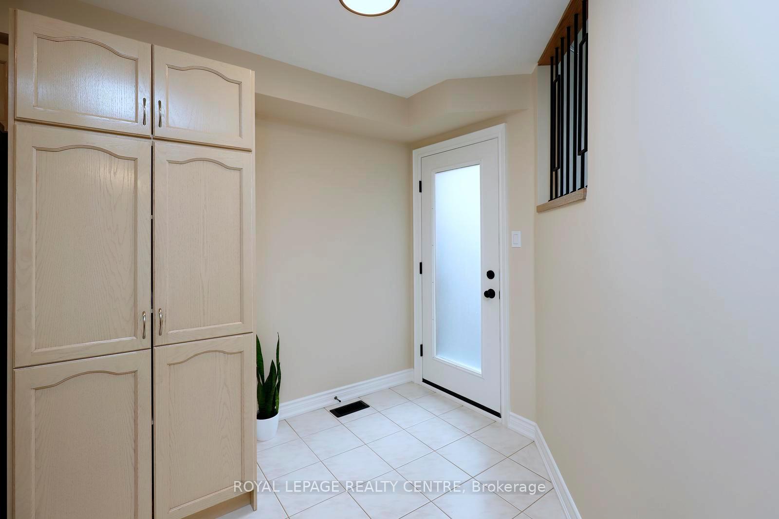 Photo 14 of 156 Chudleigh Street, Hamilton, Waterdown — HOMEH