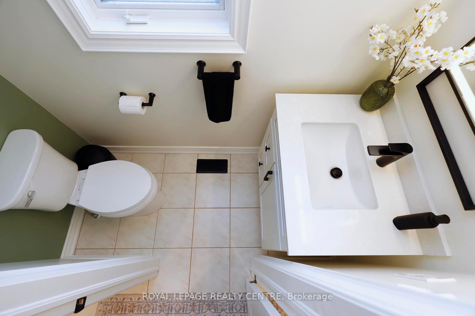 Photo 17 of 156 Chudleigh Street, Hamilton, Waterdown — HOMEH