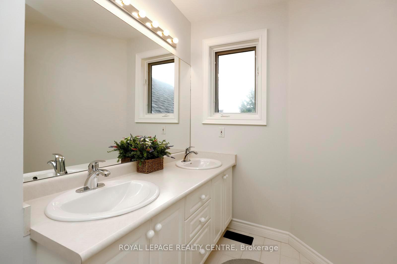 Photo 26 of 156 Chudleigh Street, Hamilton, Waterdown — HOMEH
