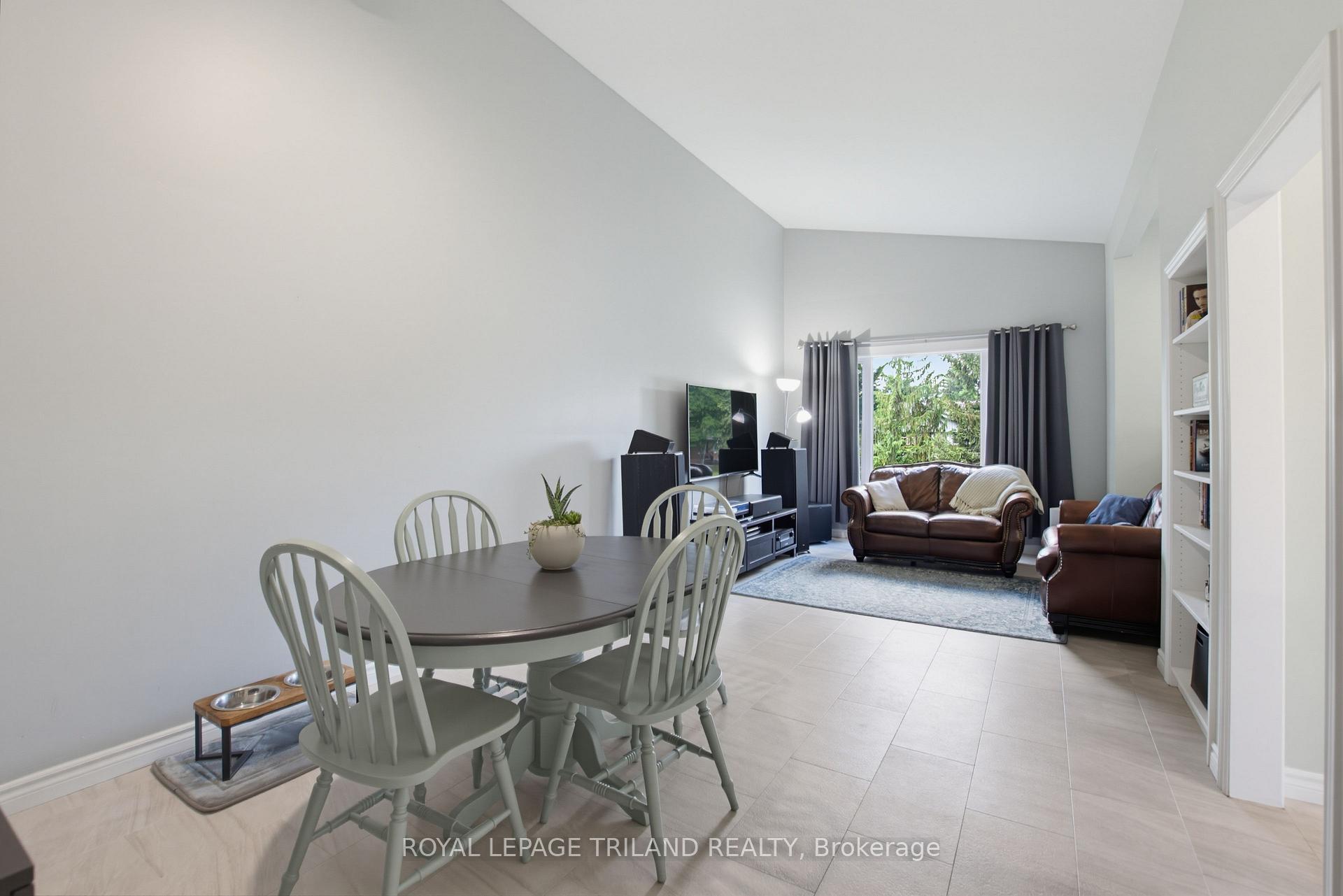 Photo 4 of 71 Joyce Street, St. Thomas — HOMEH