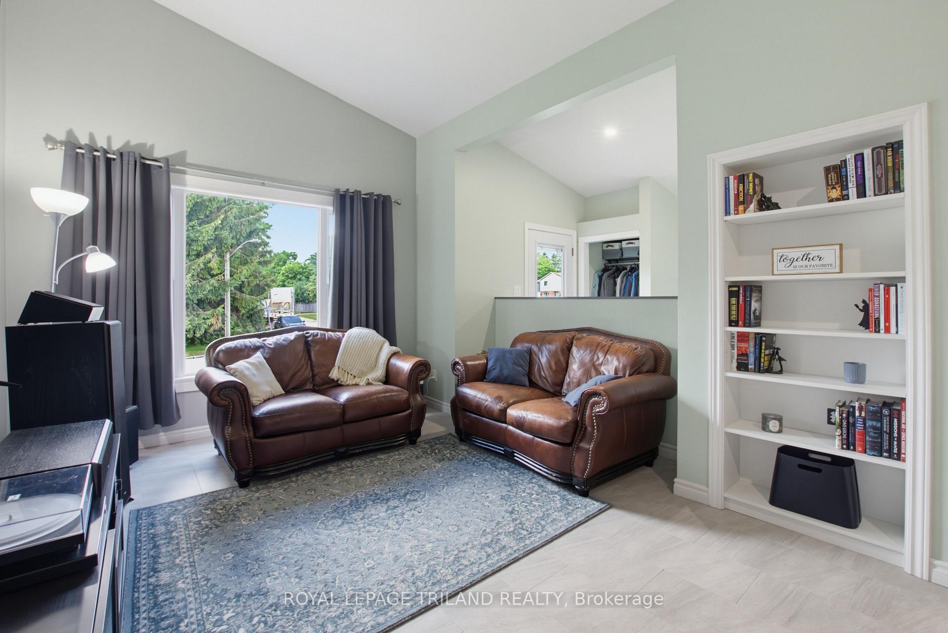 Photo 10 of 71 Joyce Street, St. Thomas — HOMEH