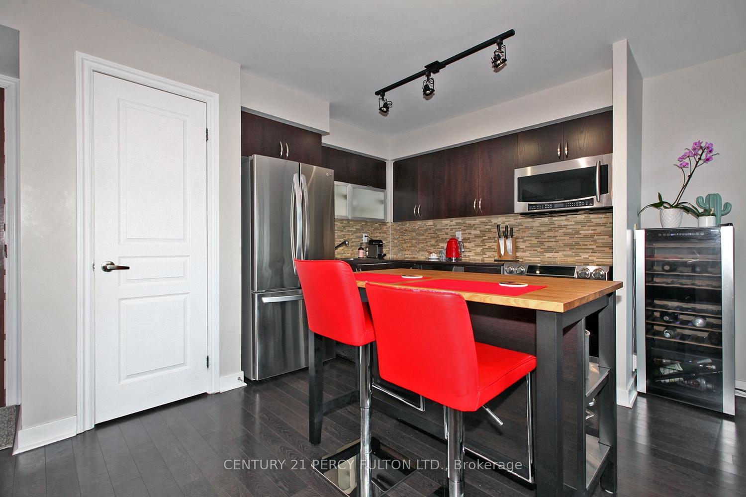 Photo 3 of Unit 406, 80 Western Battery Road, Toronto, Niagara — HOMEH