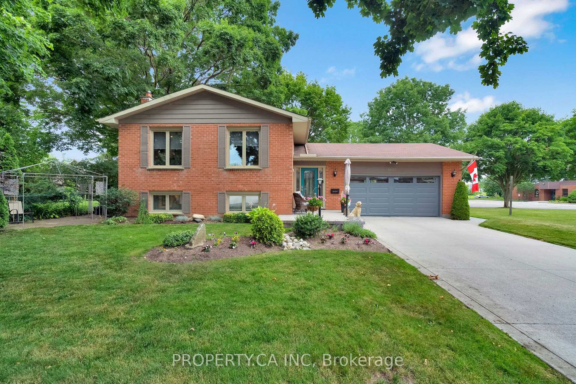 Photo 2 of 1620 Farmbrook Road, London, East P — HOMEH