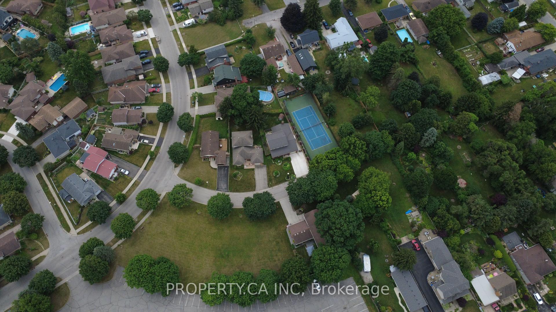 Photo 5 of 1620 Farmbrook Road, London, East P — HOMEH