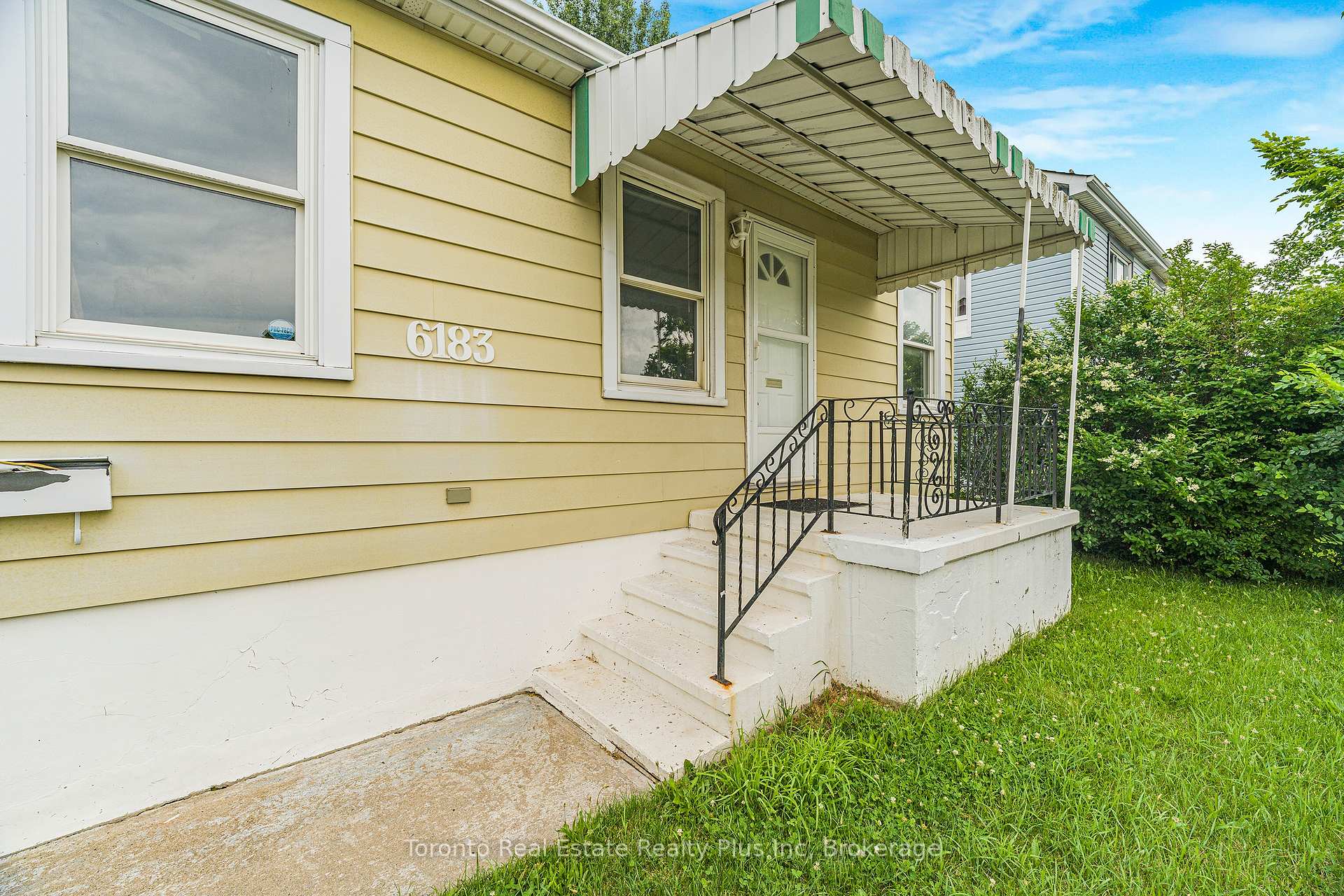 Photo 2 of 6183 Skinner Street, Niagara Falls, Arad/Fallsview — HOMEH
