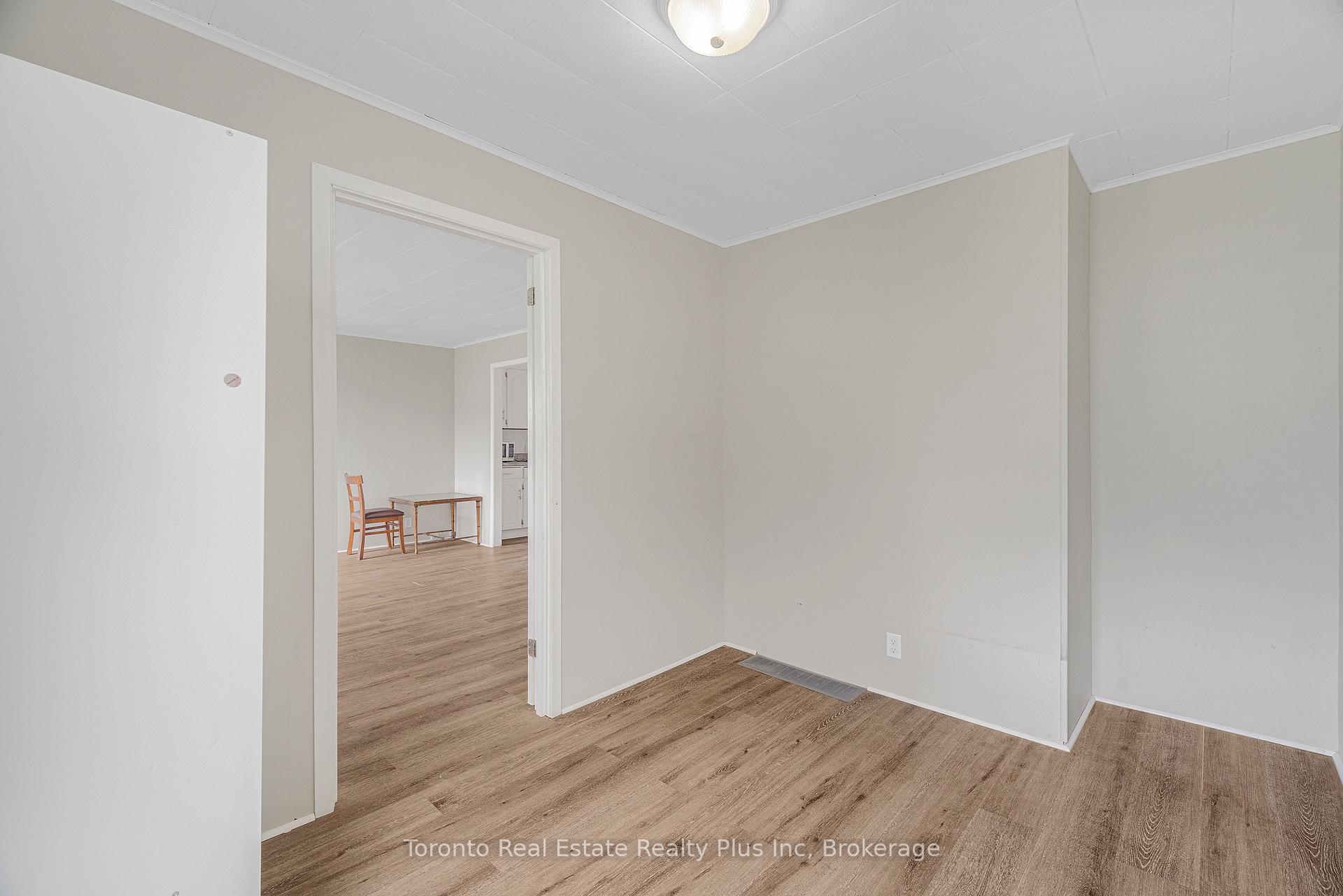 Photo 7 of 6183 Skinner Street, Niagara Falls, Arad/Fallsview — HOMEH