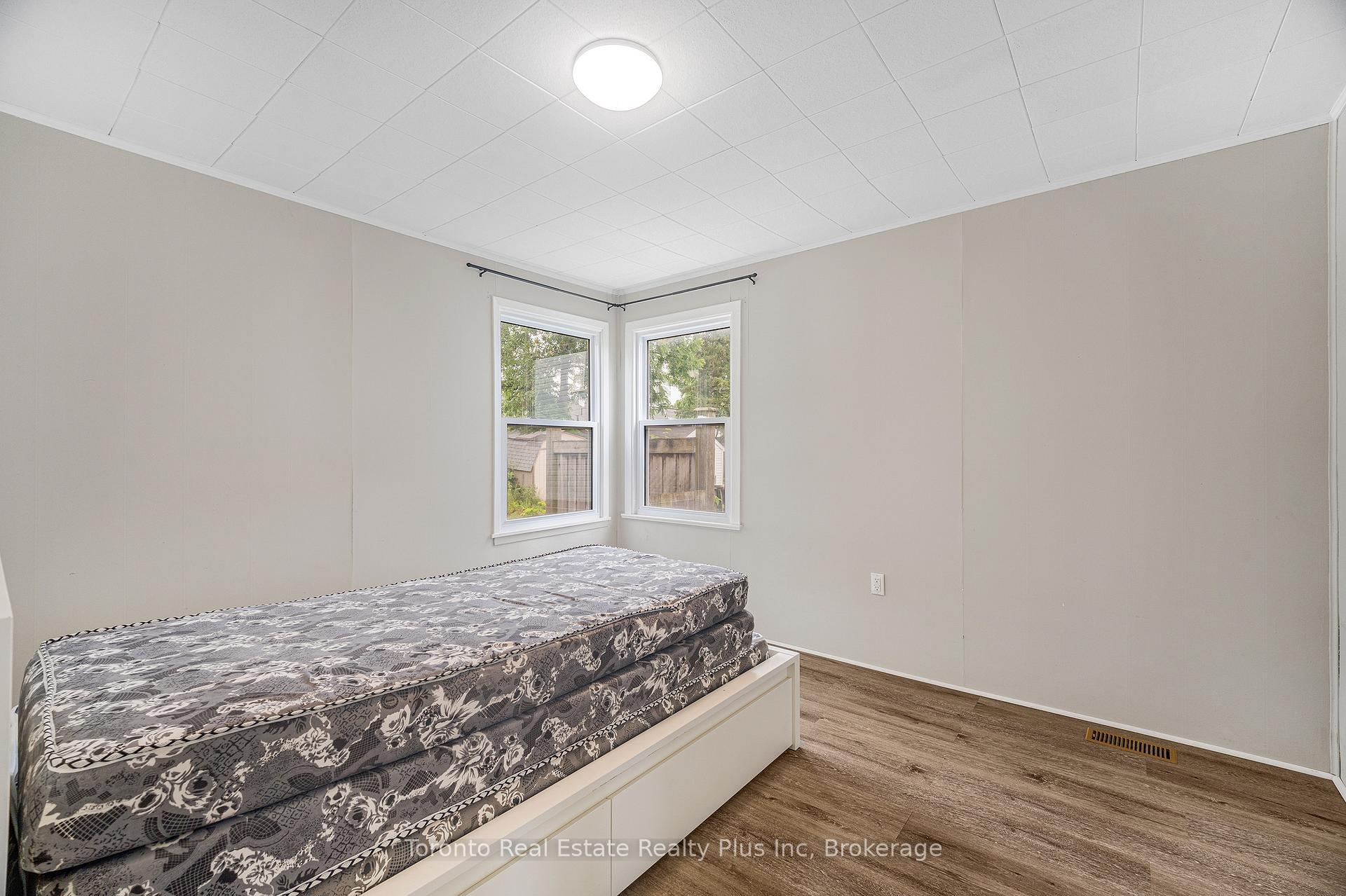 Photo 8 of 6183 Skinner Street, Niagara Falls, Arad/Fallsview — HOMEH