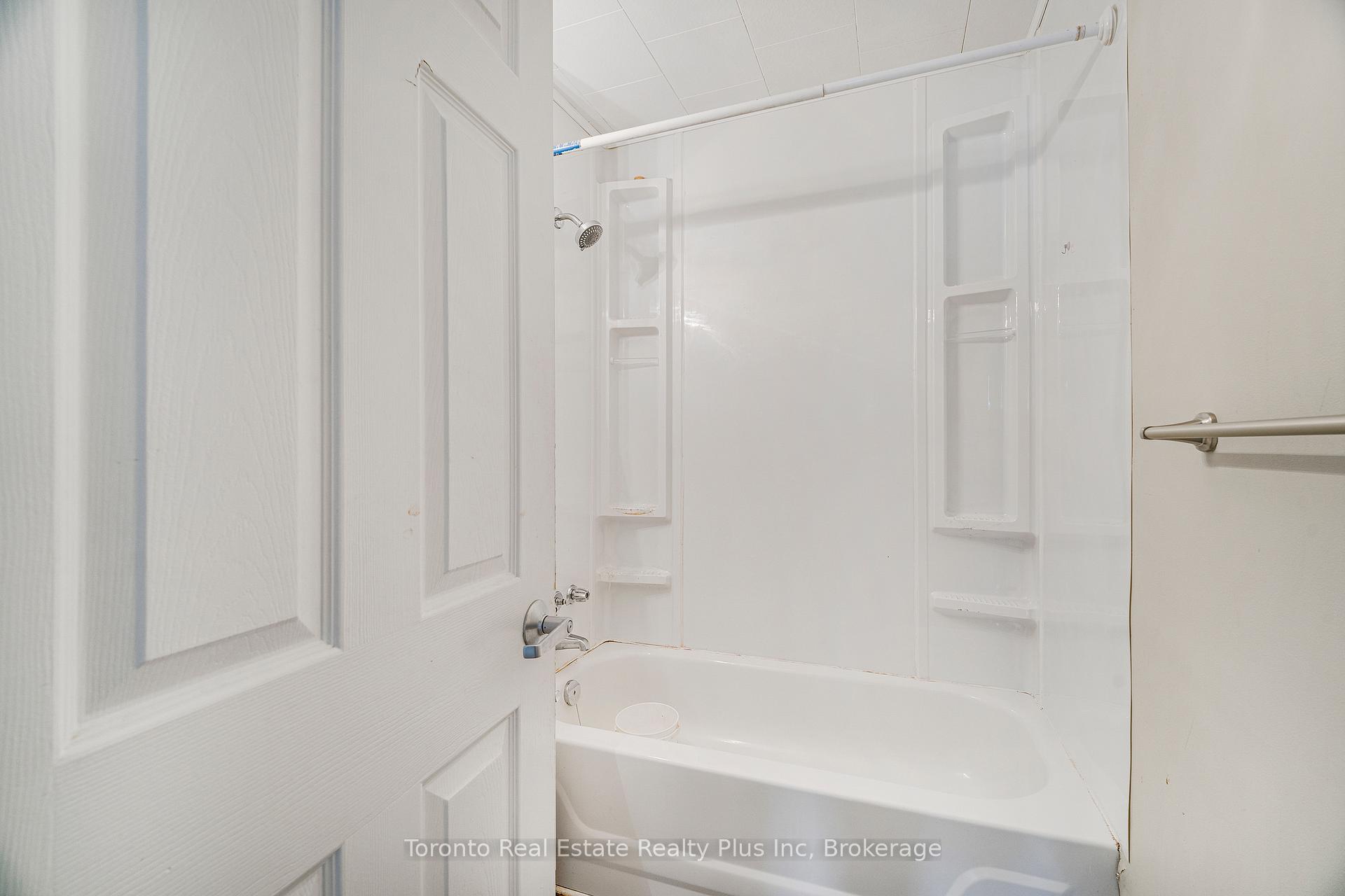 Photo 10 of 6183 Skinner Street, Niagara Falls, Arad/Fallsview — HOMEH