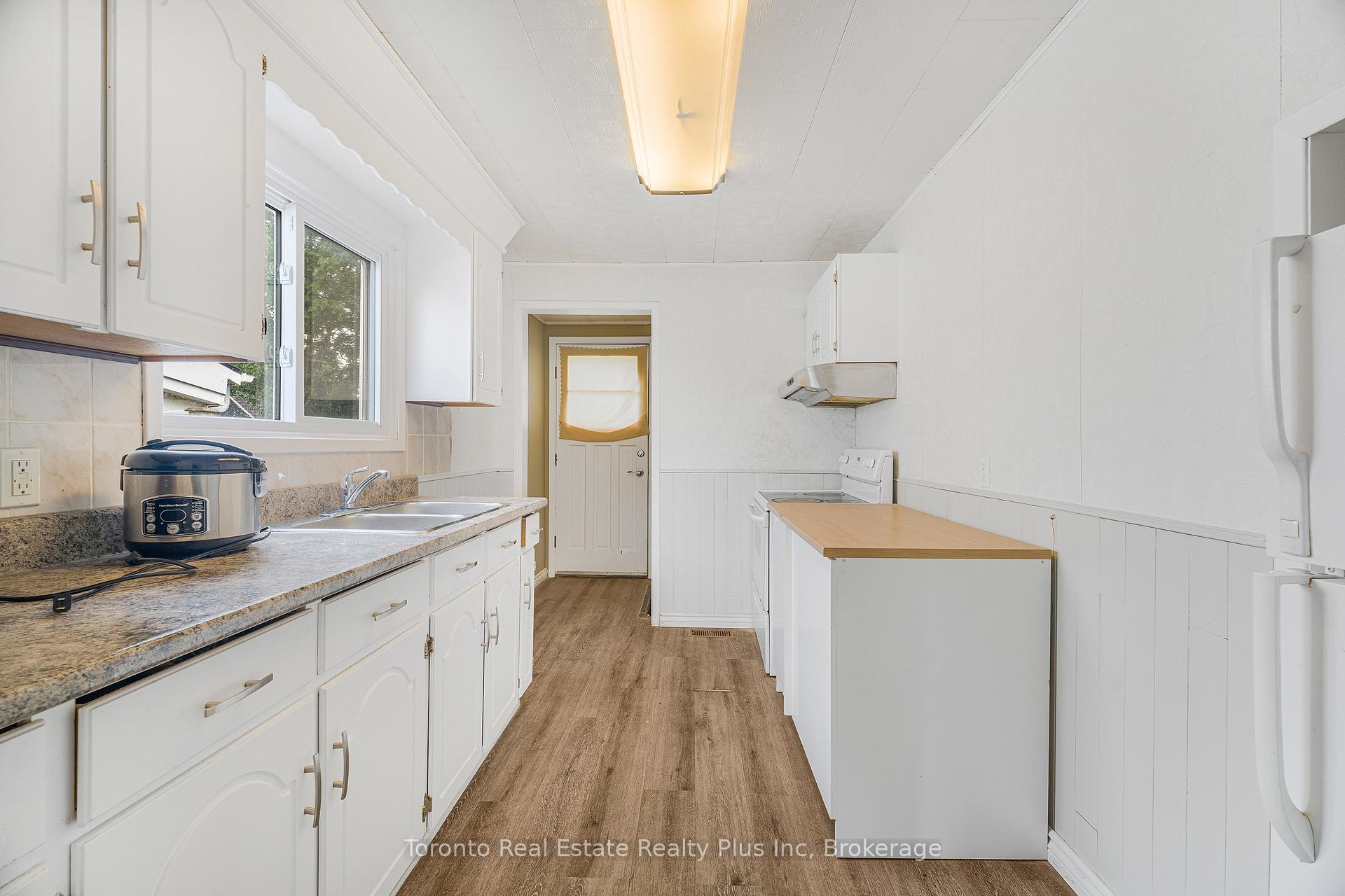 Photo 12 of 6183 Skinner Street, Niagara Falls, Arad/Fallsview — HOMEH