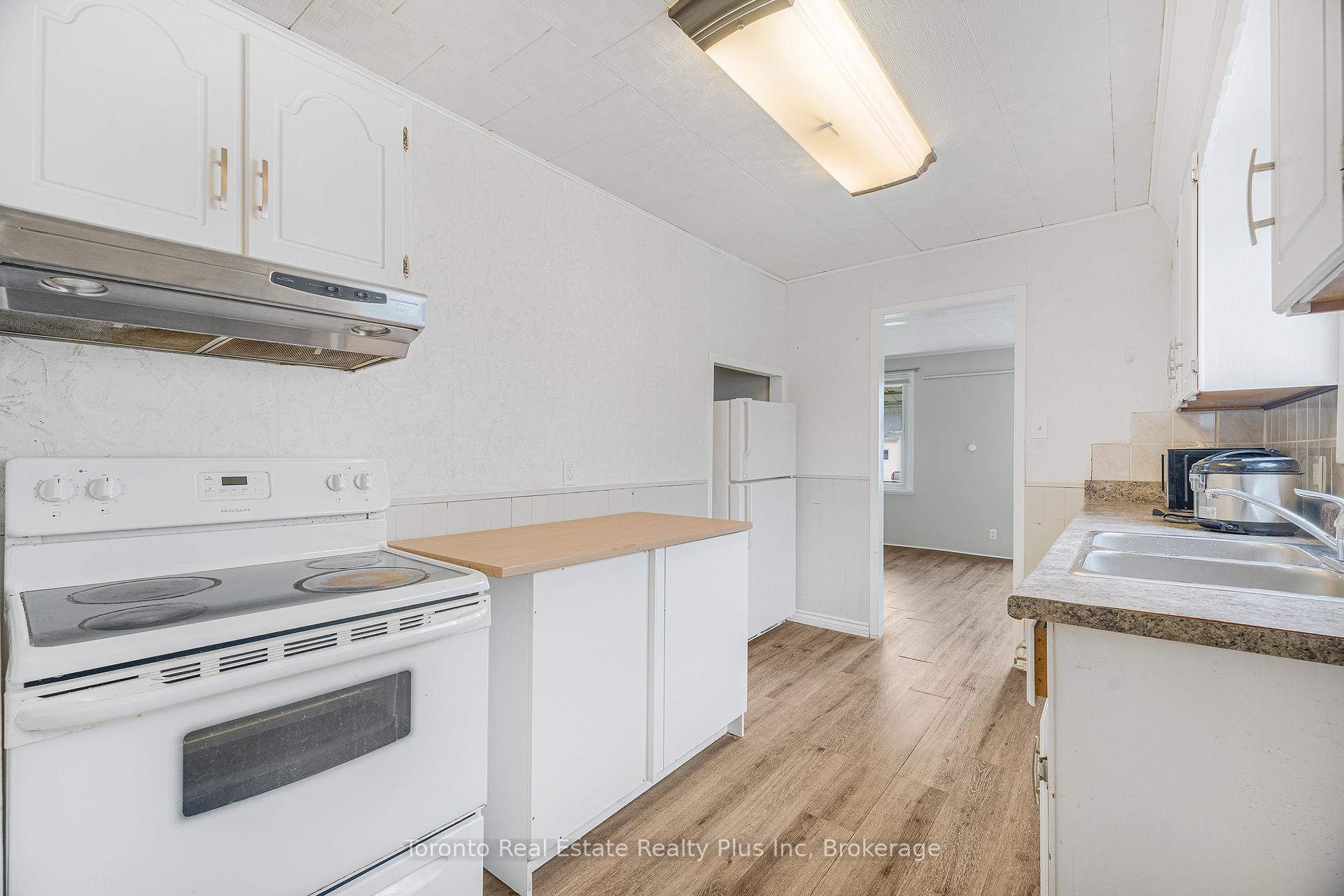 Photo 13 of 6183 Skinner Street, Niagara Falls, Arad/Fallsview — HOMEH