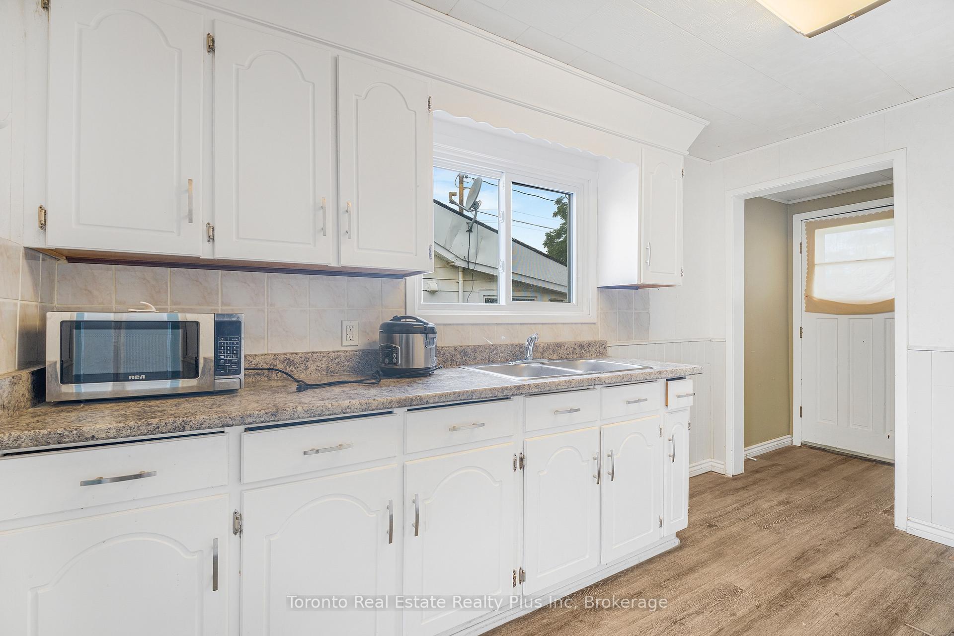 Photo 14 of 6183 Skinner Street, Niagara Falls, Arad/Fallsview — HOMEH