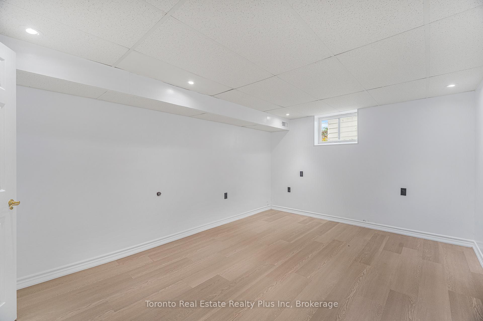 Photo 19 of 6183 Skinner Street, Niagara Falls, Arad/Fallsview — HOMEH
