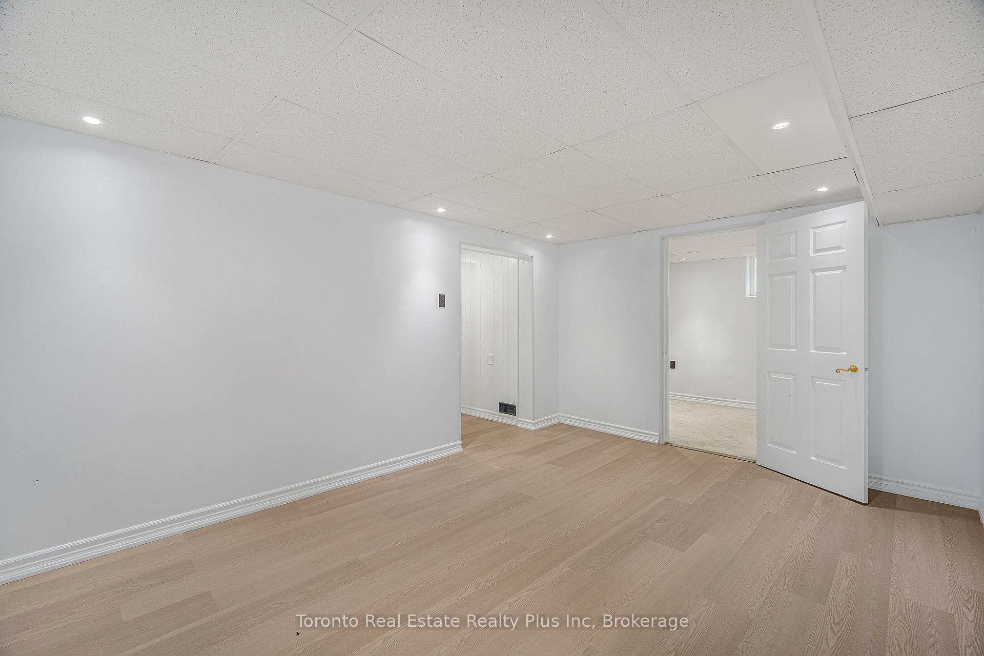 Photo 20 of 6183 Skinner Street, Niagara Falls, Arad/Fallsview — HOMEH
