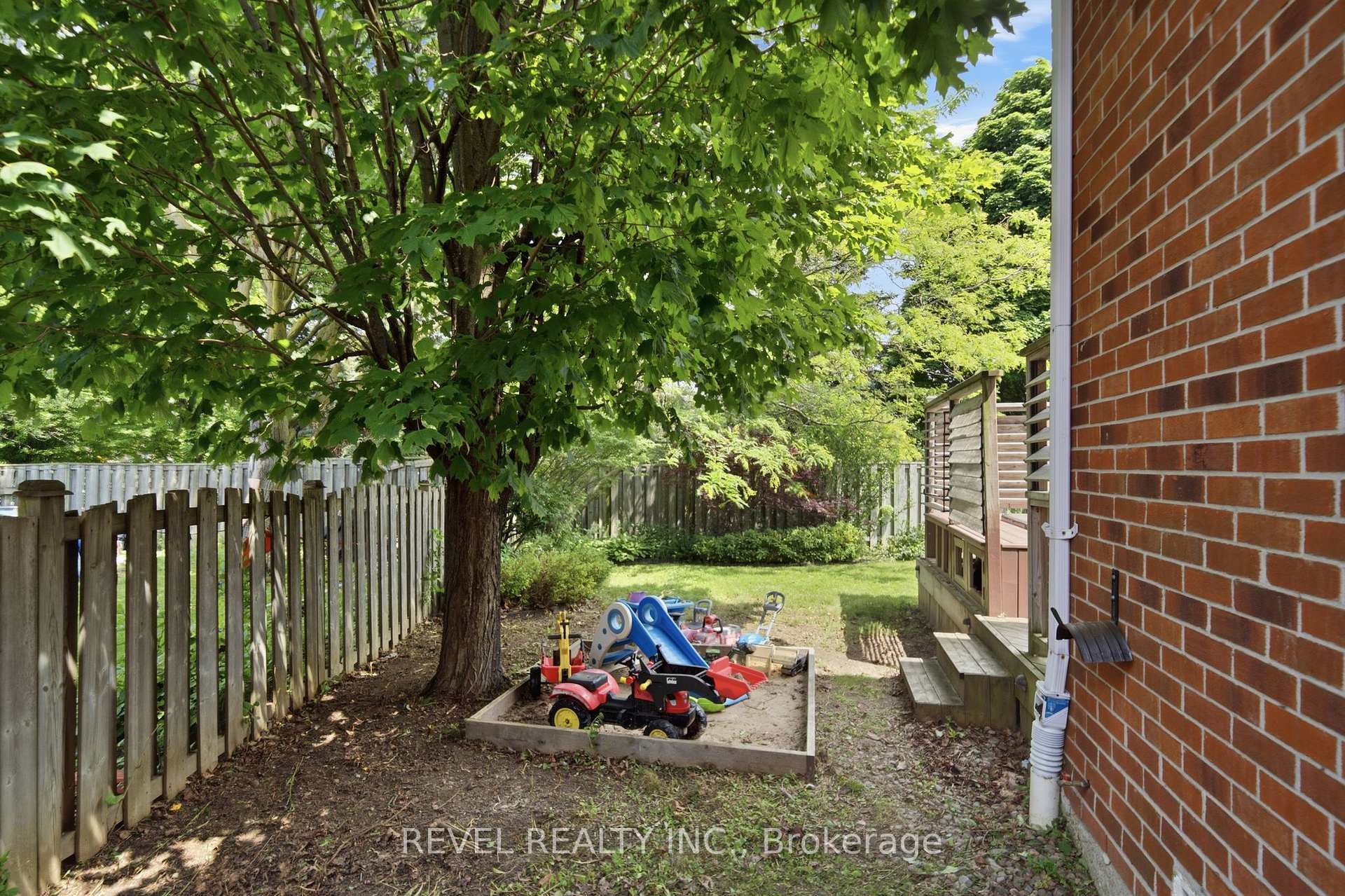 Photo 38 of 13 Flowers Crescent, Ajax, South West — HOMEH