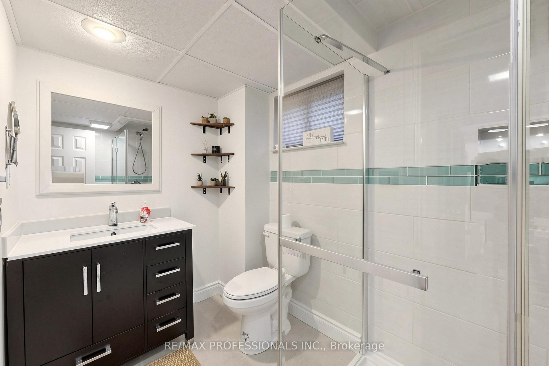 Photo 22 of 17 Barwell Crescent, Etobicoke, Rexdale-Kipling — HOMEH