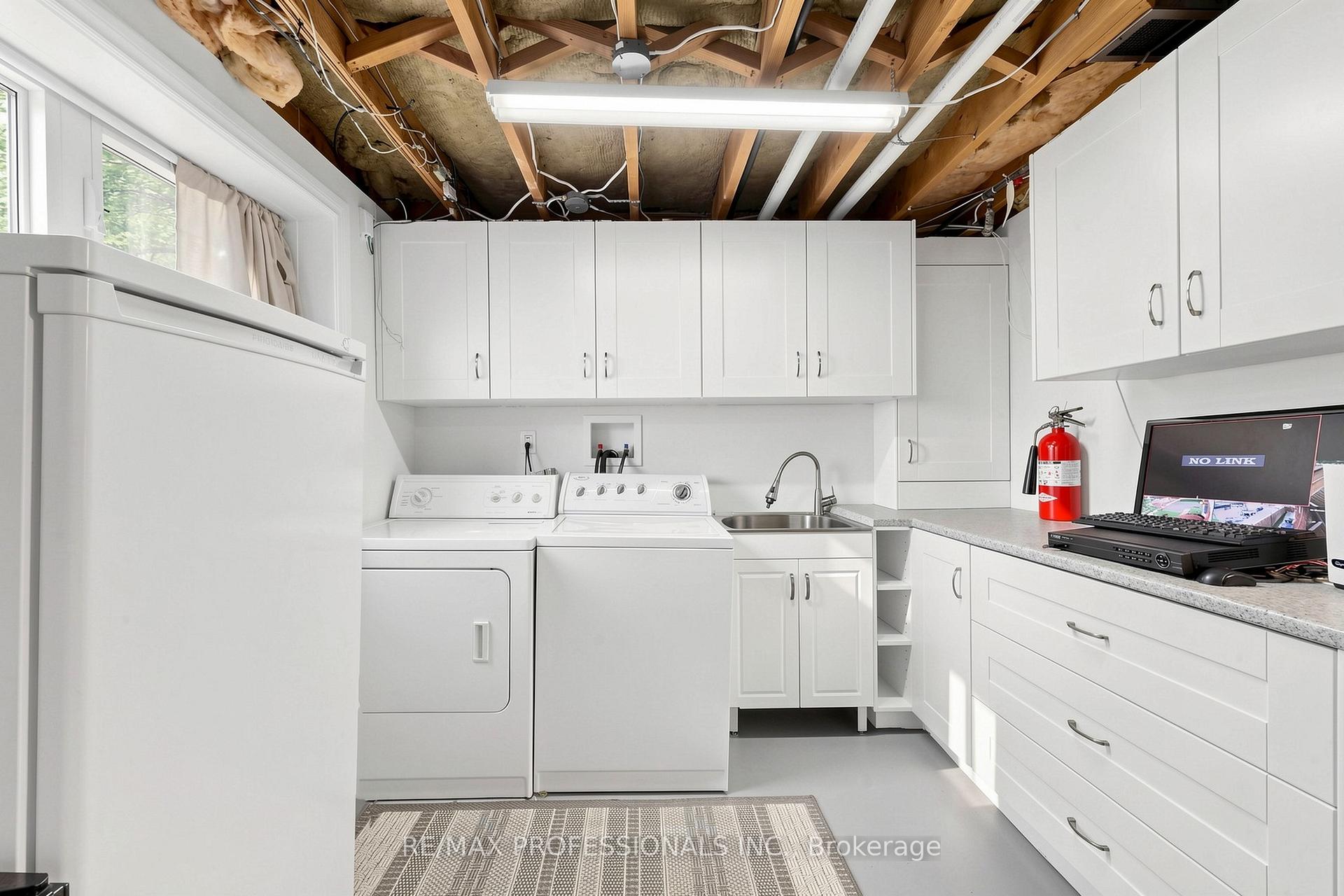 Photo 23 of 17 Barwell Crescent, Etobicoke, Rexdale-Kipling — HOMEH