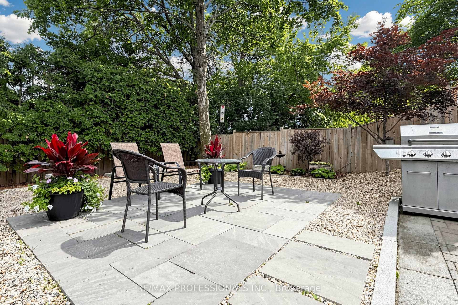 Photo 29 of 17 Barwell Crescent, Etobicoke, Rexdale-Kipling — HOMEH